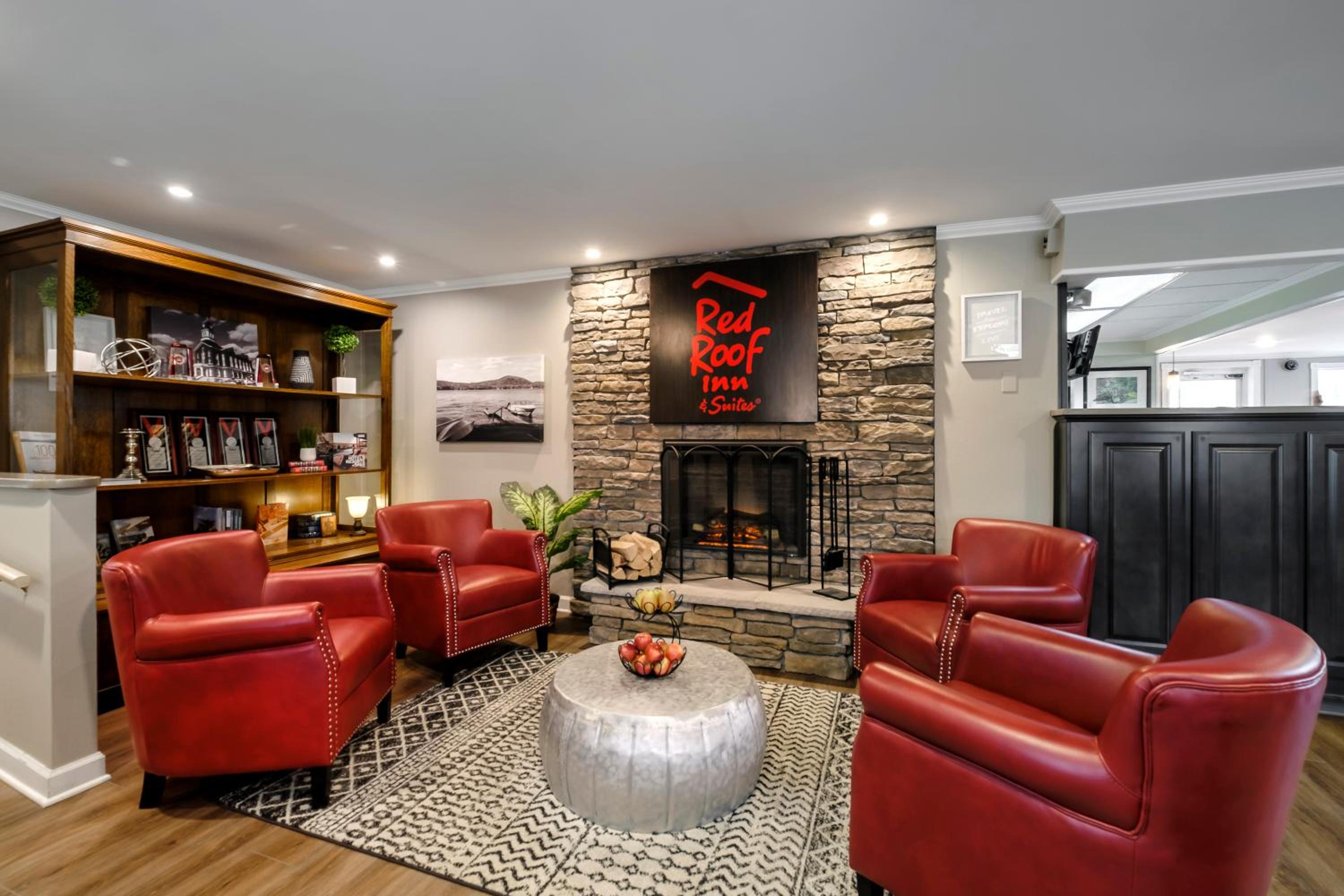 Red Roof Inn and Suites Herkimer