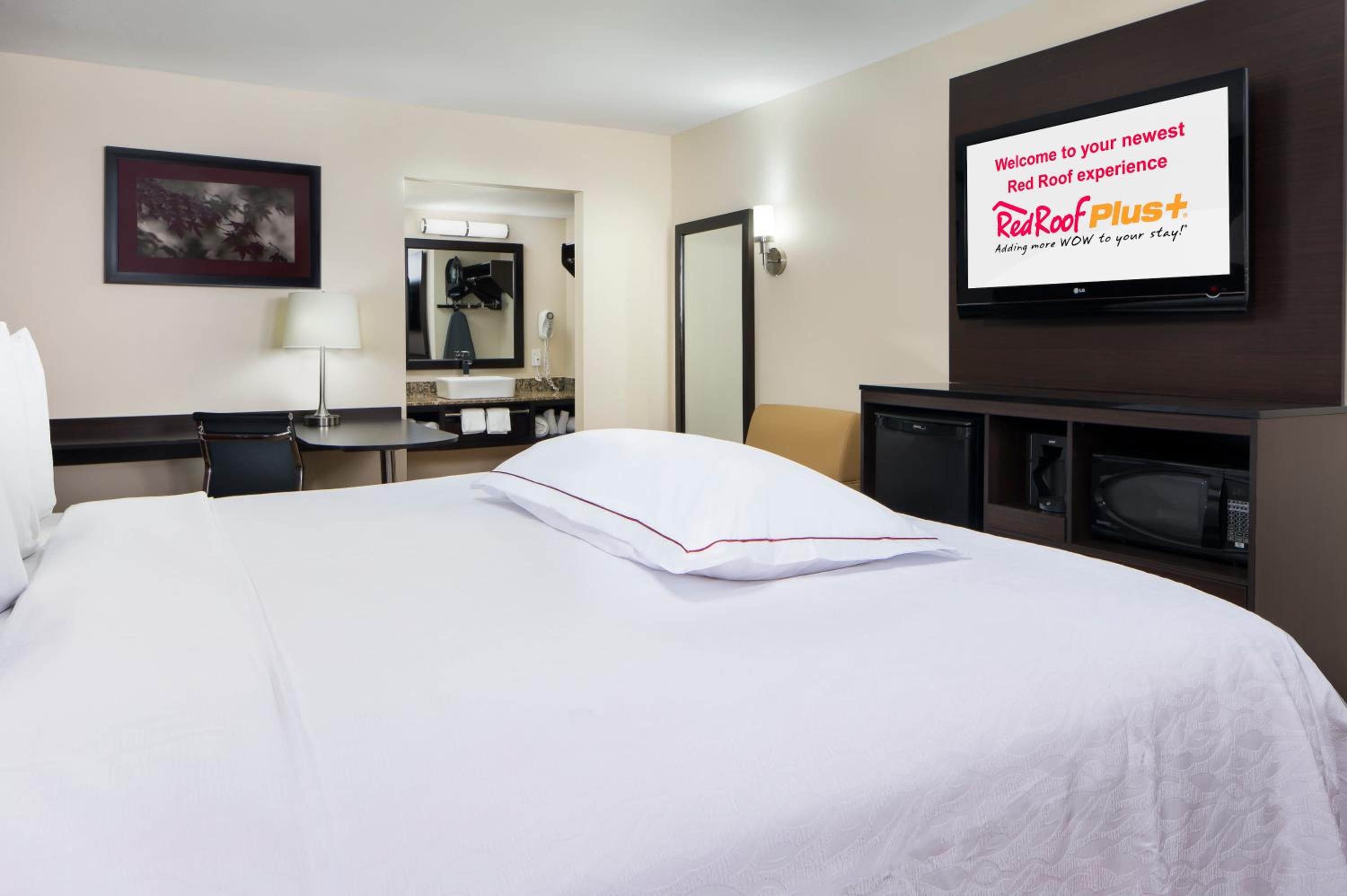 Birmingham Vacations - Red Roof Inn PLUS Birmingham East - Irondale/Airport - Property Image 3