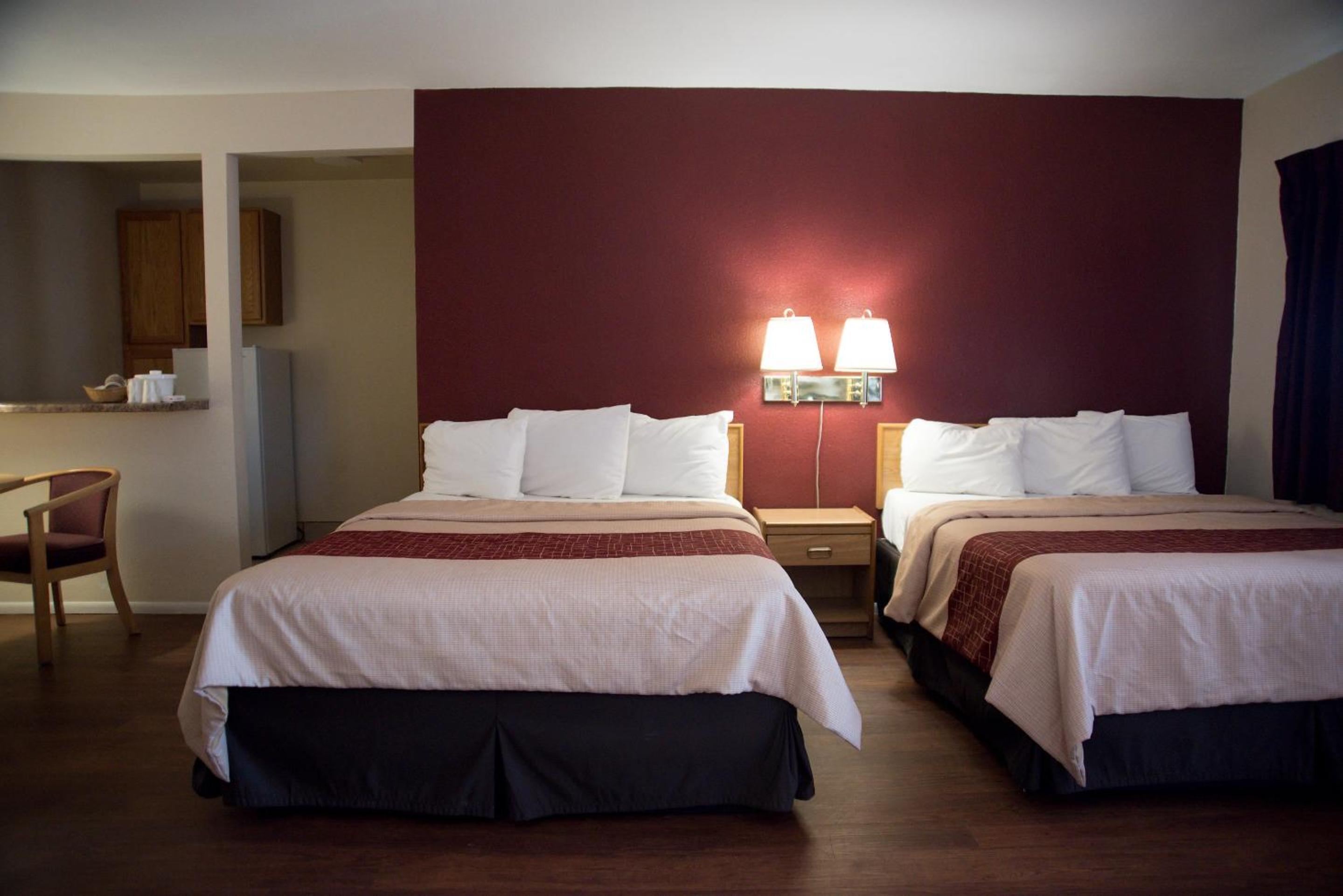 Blythe Vacations - Red Roof Inn Blythe - Property Image 1