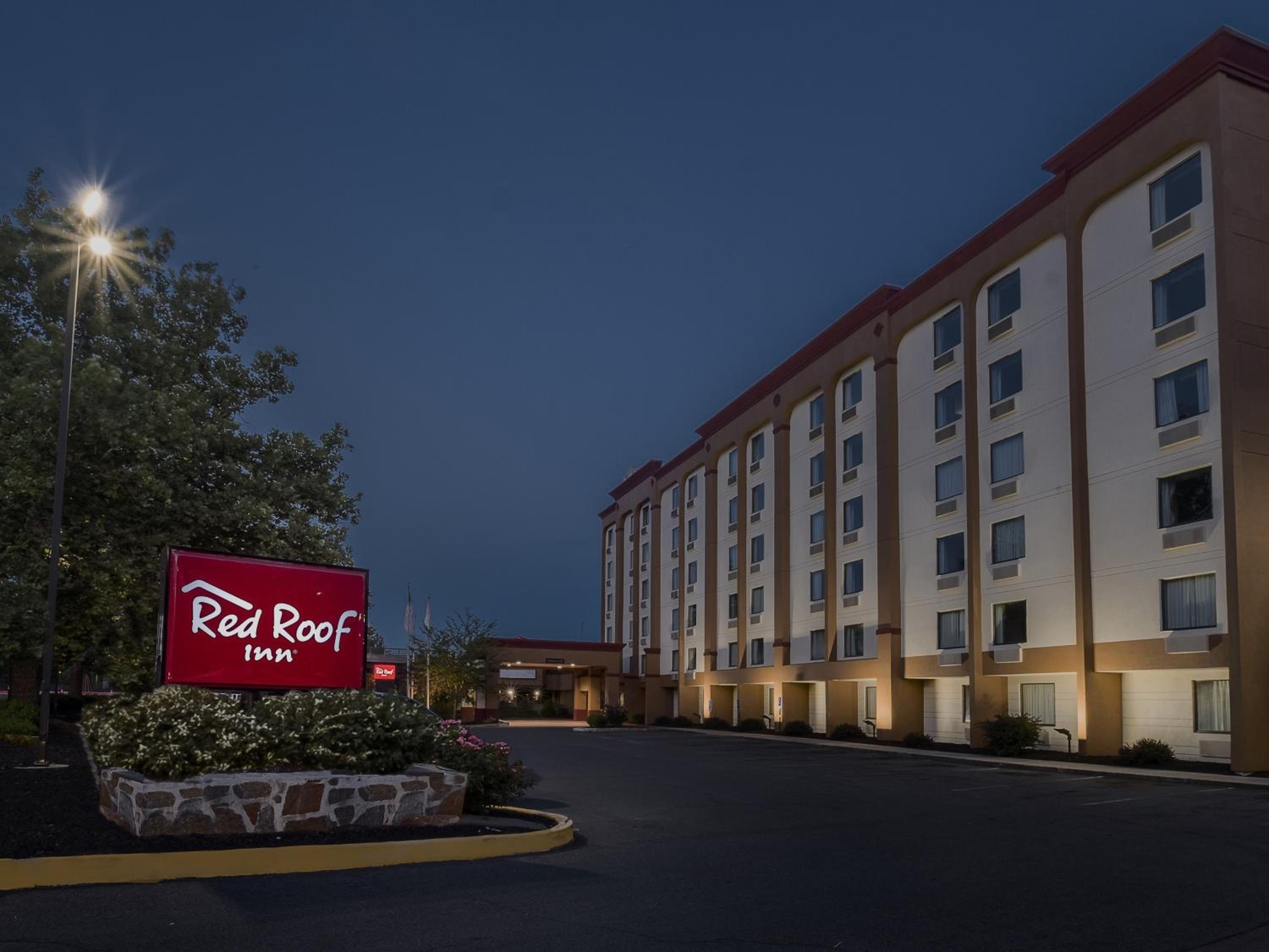 Red Roof Inn Hartford- New Britain view 5