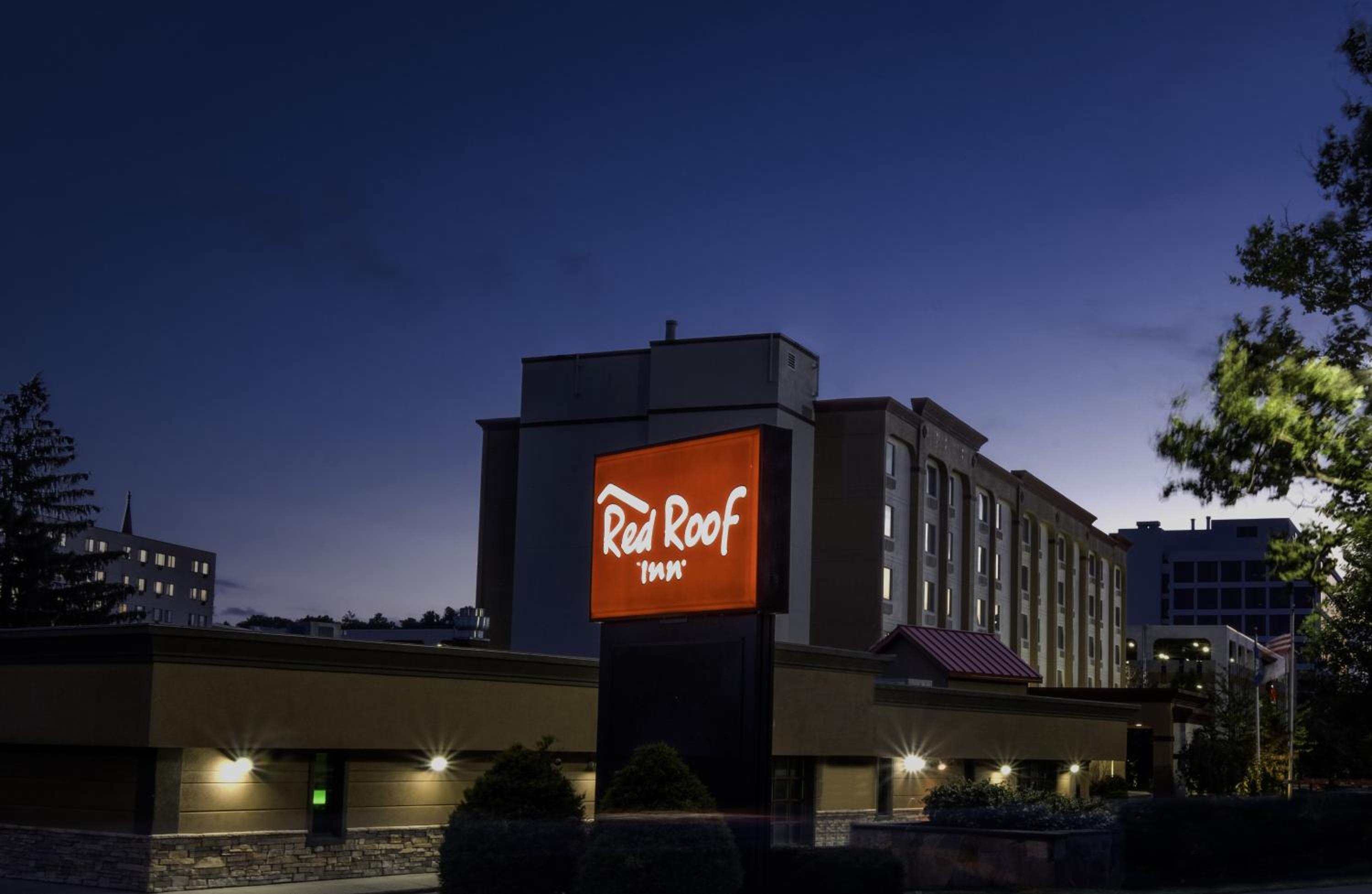 Red Roof Inn Hartford- New Britain view 4