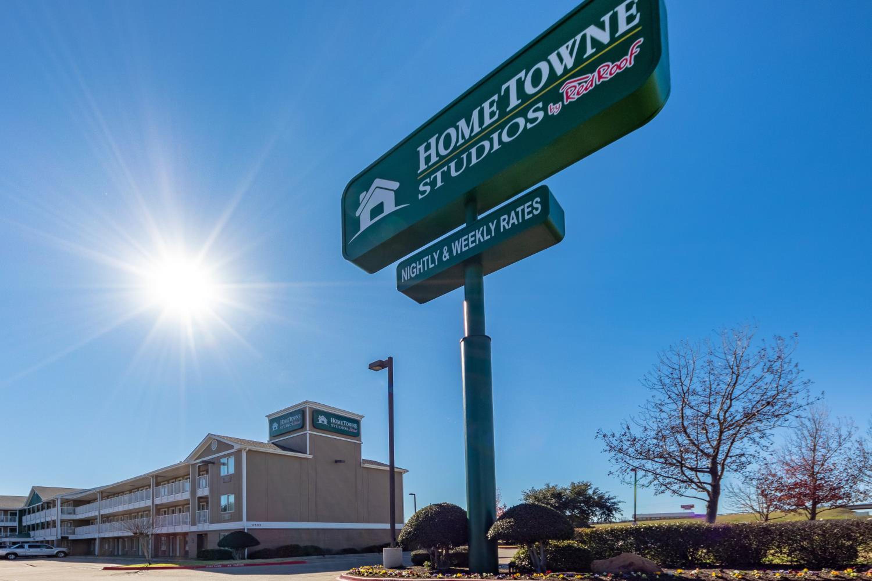 HomeTowne Studios by Red Roof Dallas - Mesquite view 3