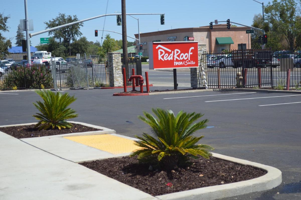 Auburn Vacations - Red Roof Inn  Suites Sacramento North - Property Image 1