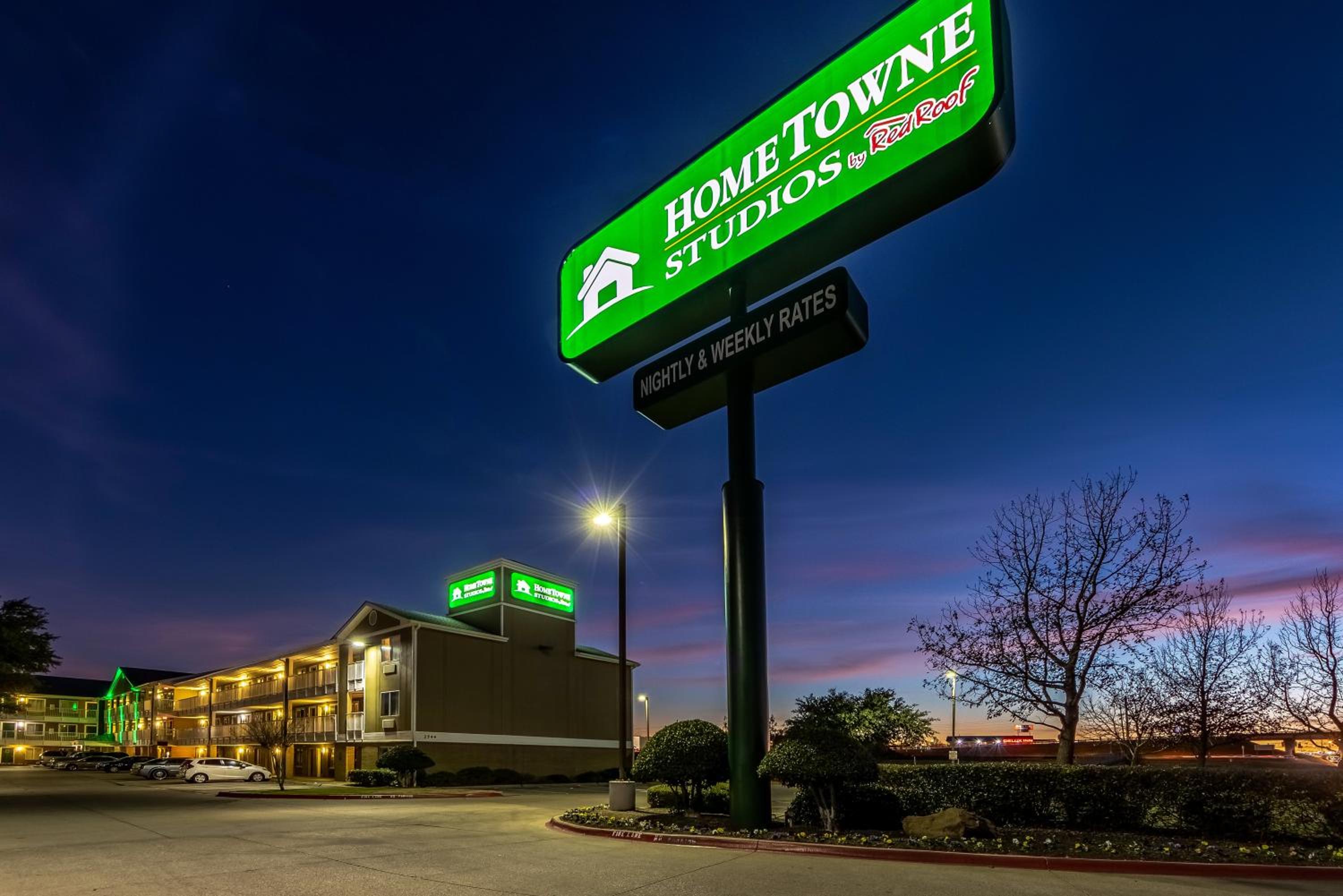 HomeTowne Studios by Red Roof Dallas - Mesquite view 5