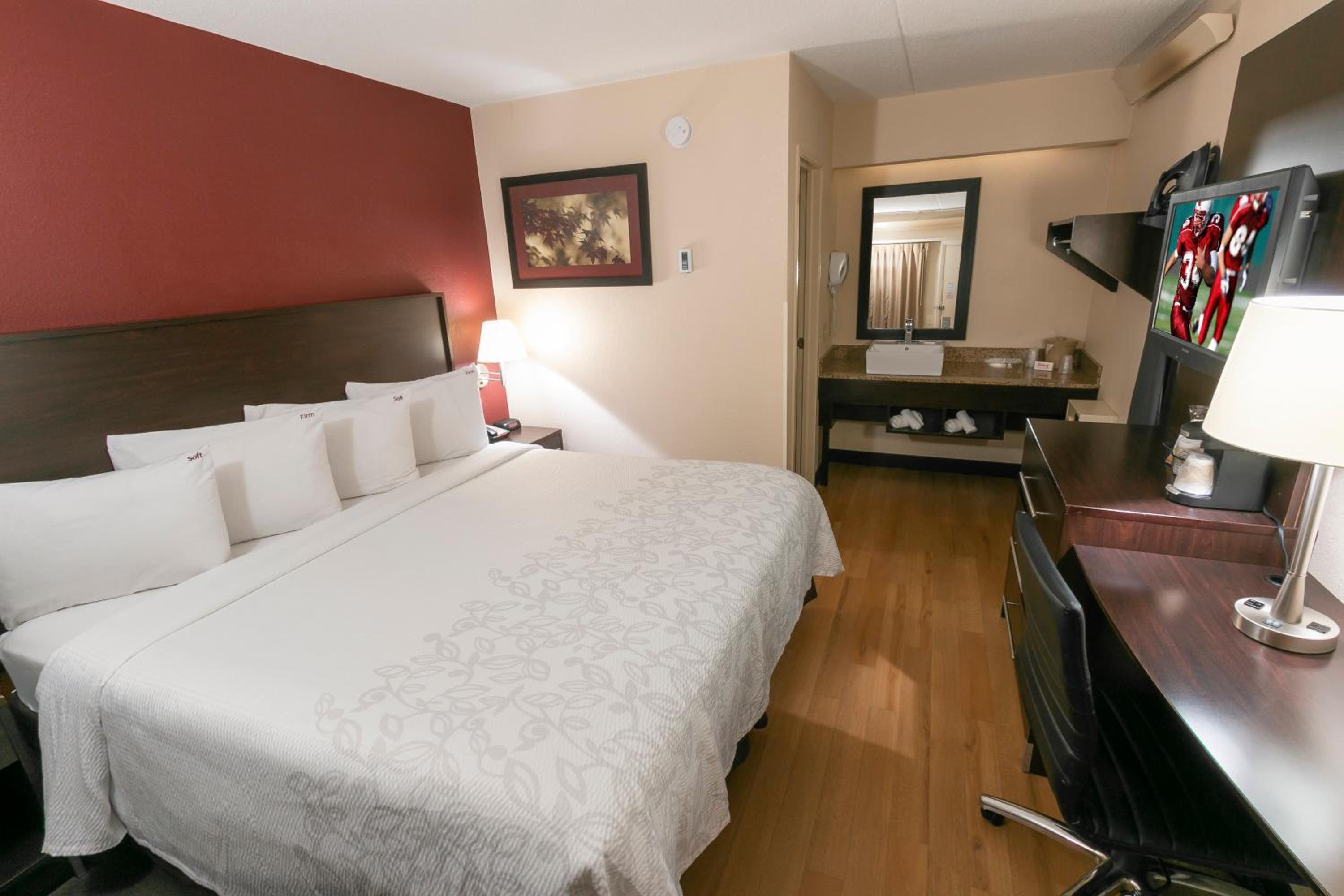 Red Roof Inn PLUS Baltimore North - Timonium - Property Image 17