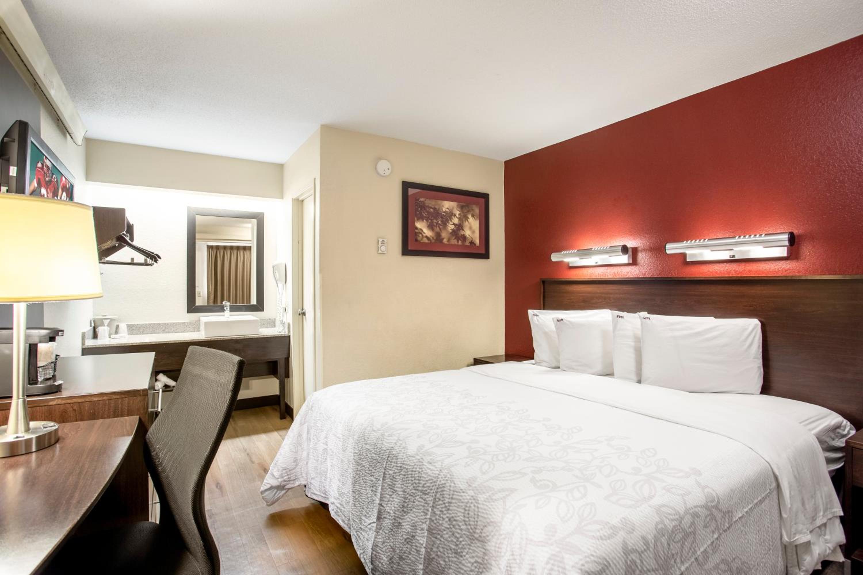 Red Roof Inn PLUS Baltimore North - Timonium - Property Image 1