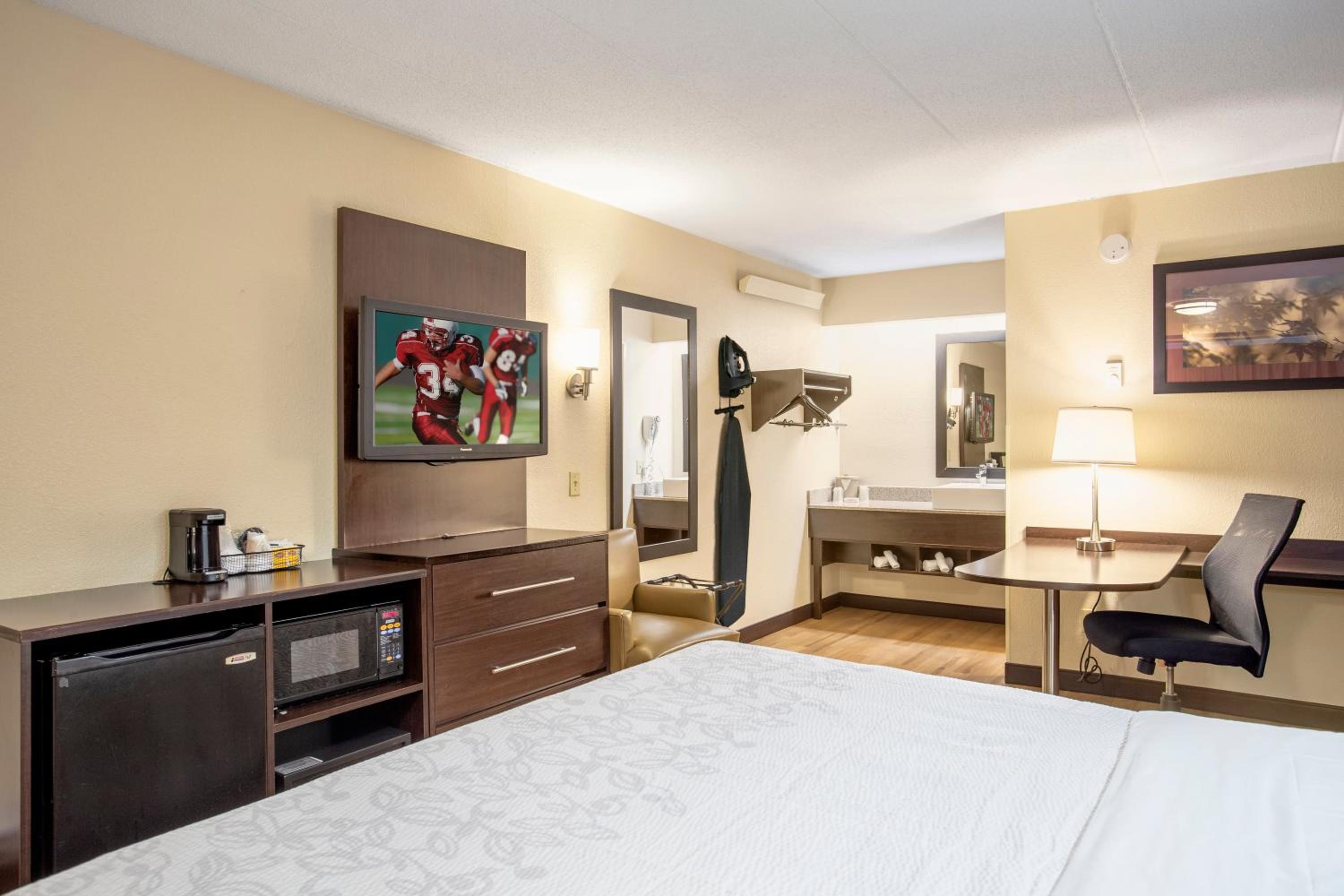 Red Roof Inn PLUS Baltimore North - Timonium - Property Image 21
