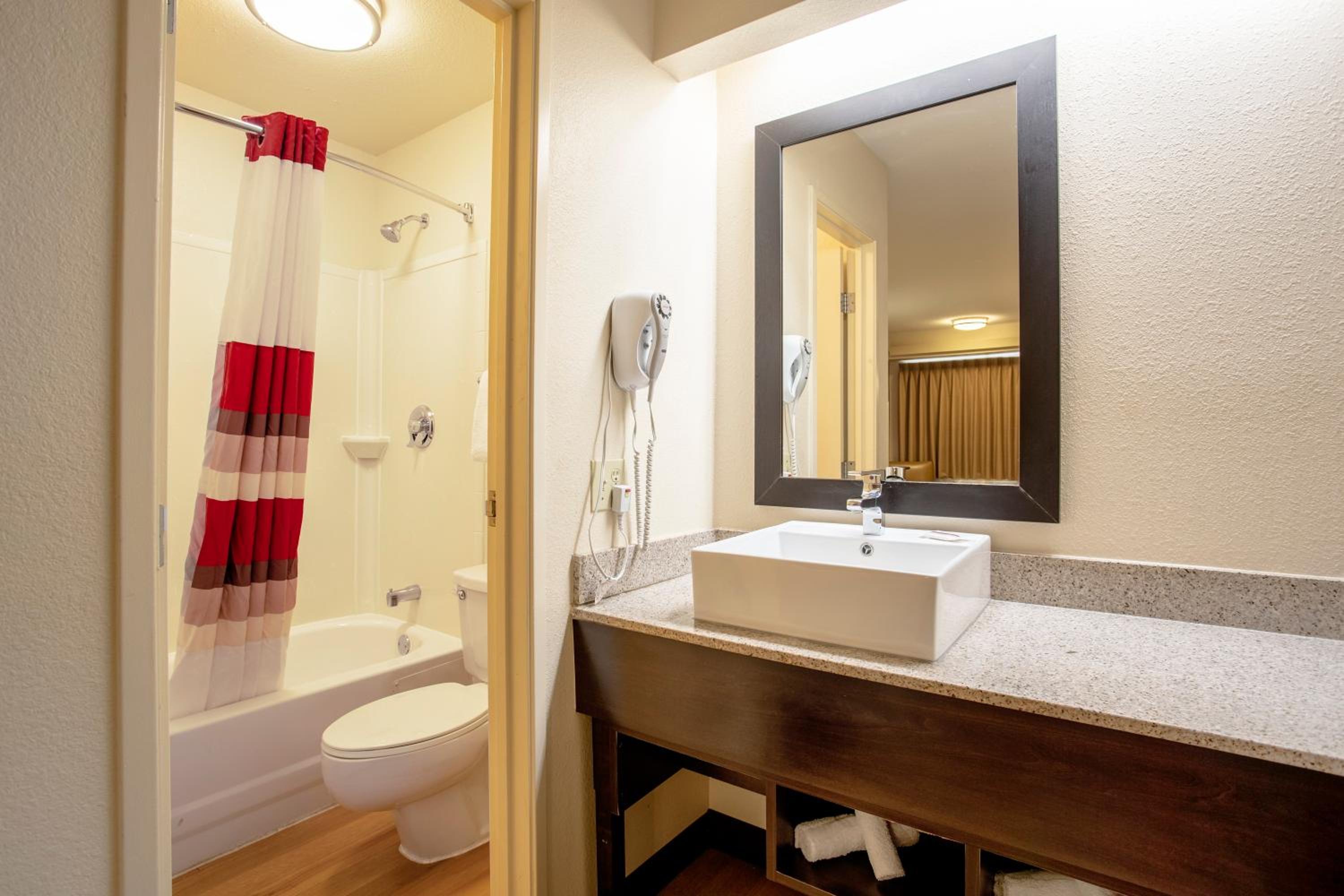 Red Roof Inn PLUS Baltimore North - Timonium - Property Image 4