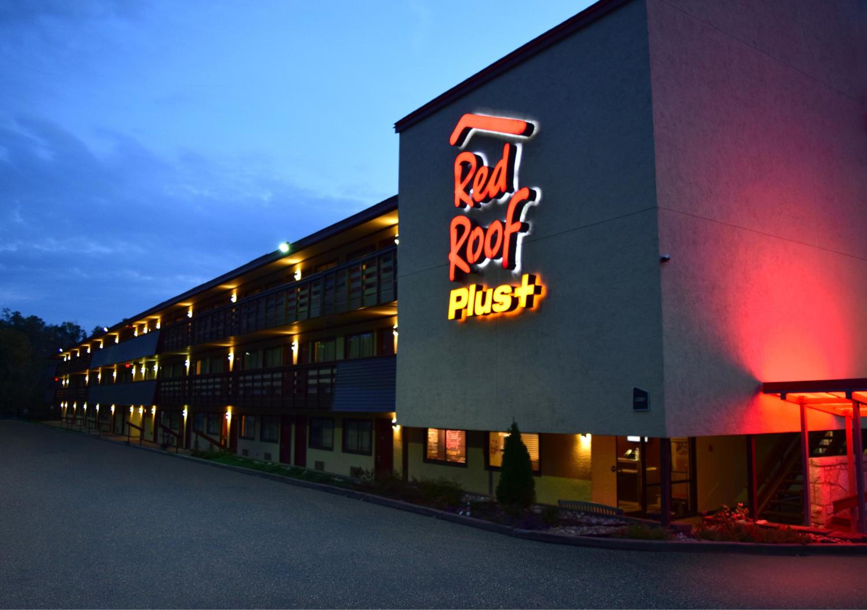 Red Roof Inn PLUS Pittsburgh East - Monroeville - Property Image 27