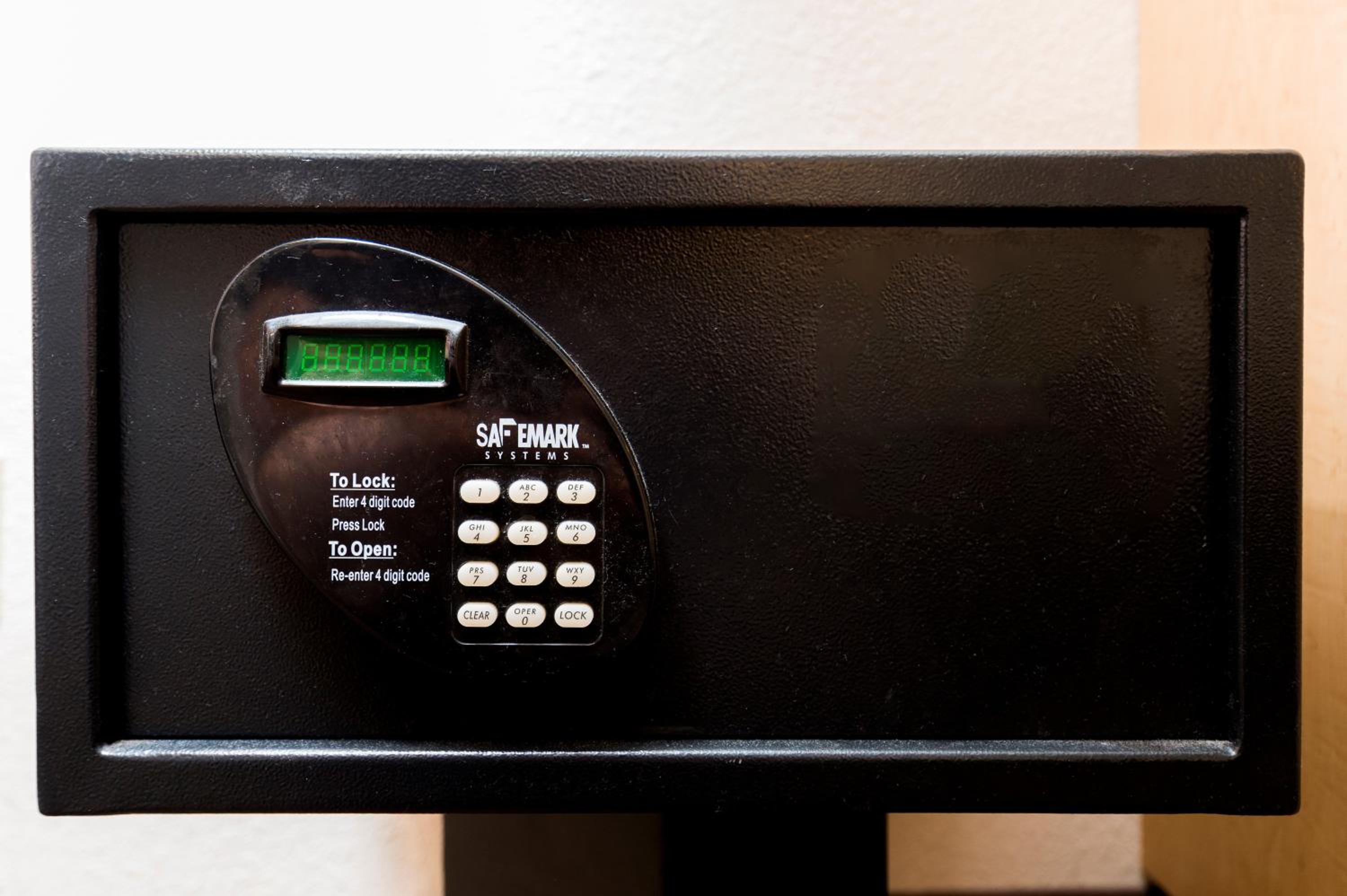 Red Roof Inn PLUS Pittsburgh East - Monroeville - Property Image 8