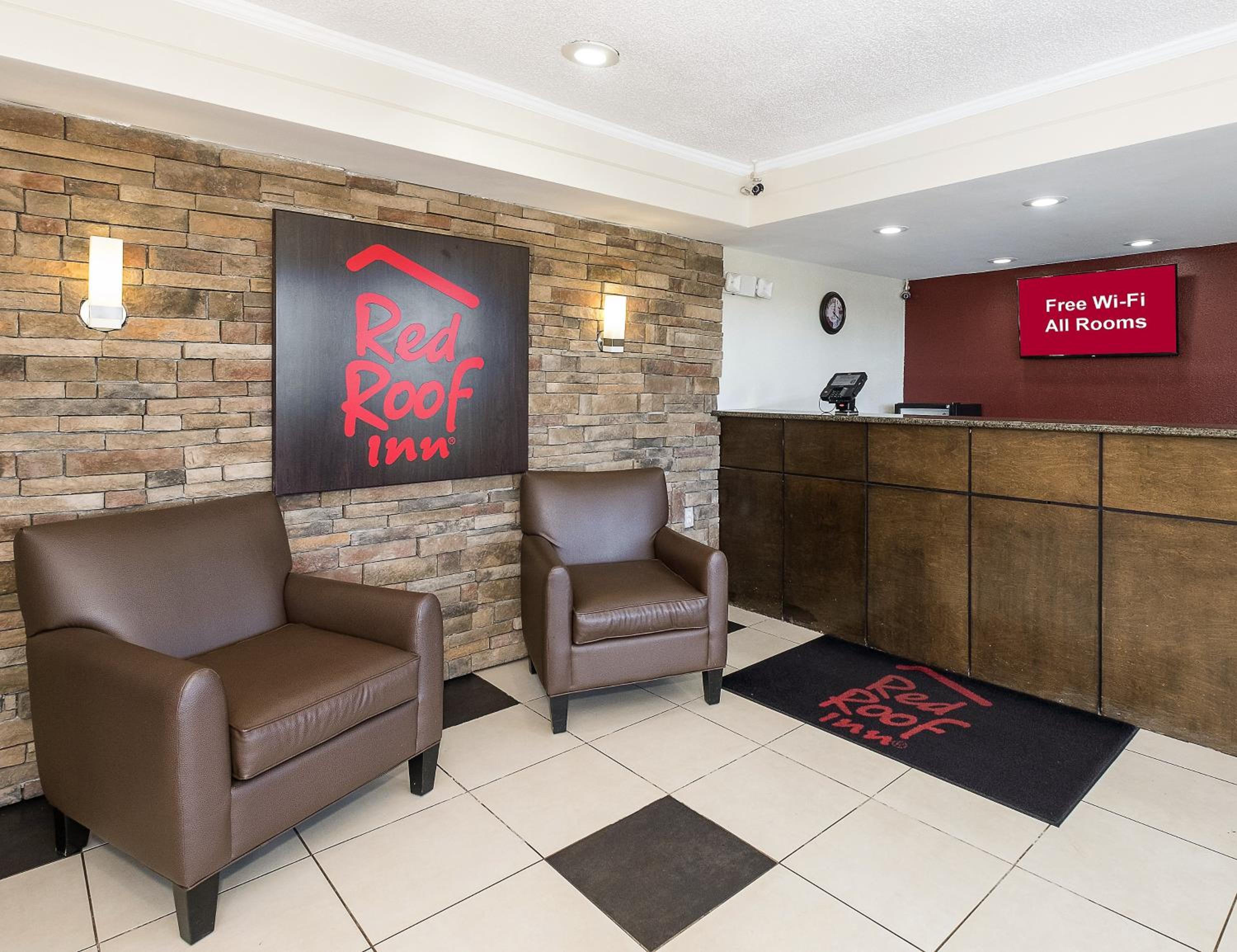 Bloomington Vacations - Red Roof Inn Bloomington - Normal/University - Property Image 21