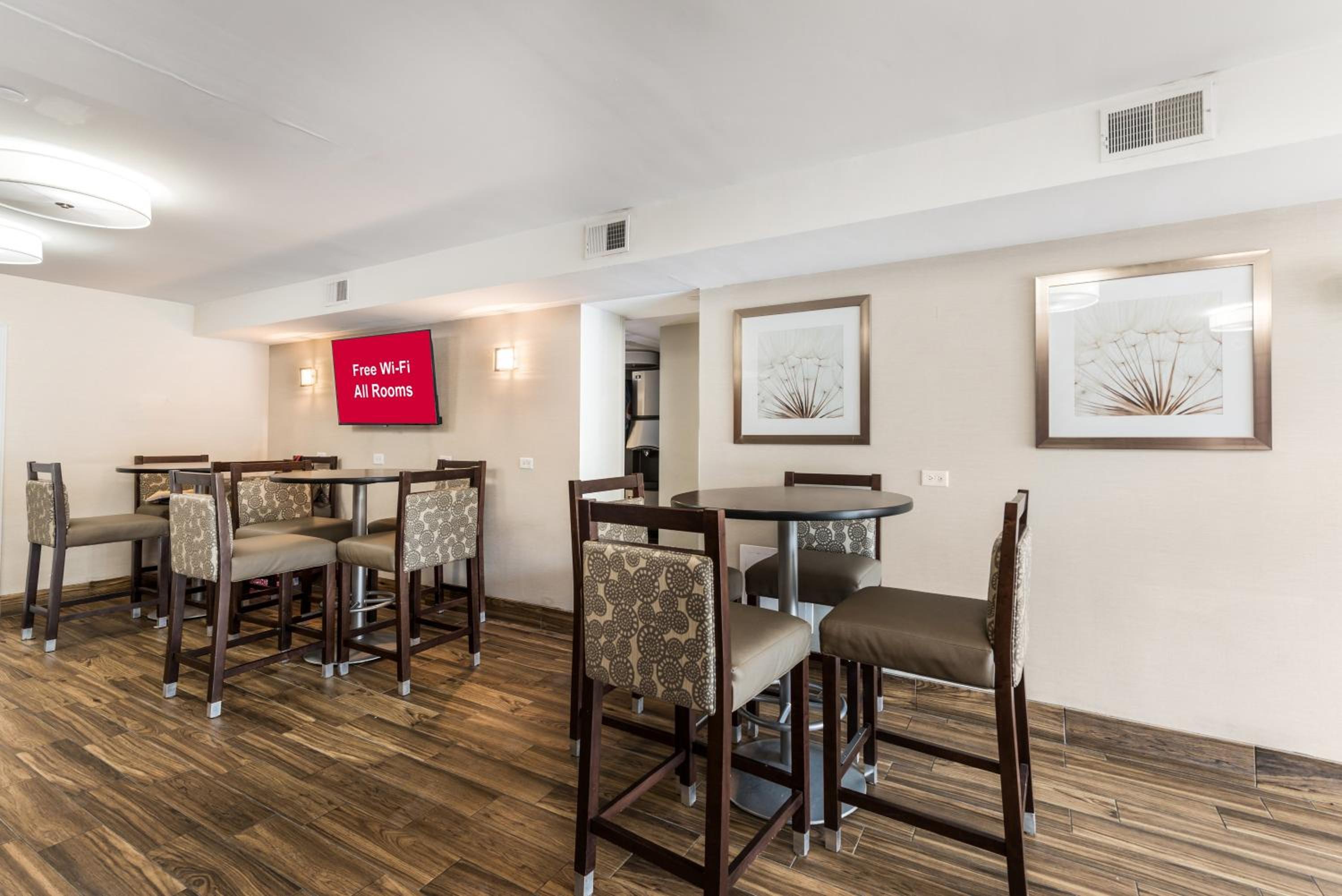 Red Roof Inn Morton Grove - Property Image 21