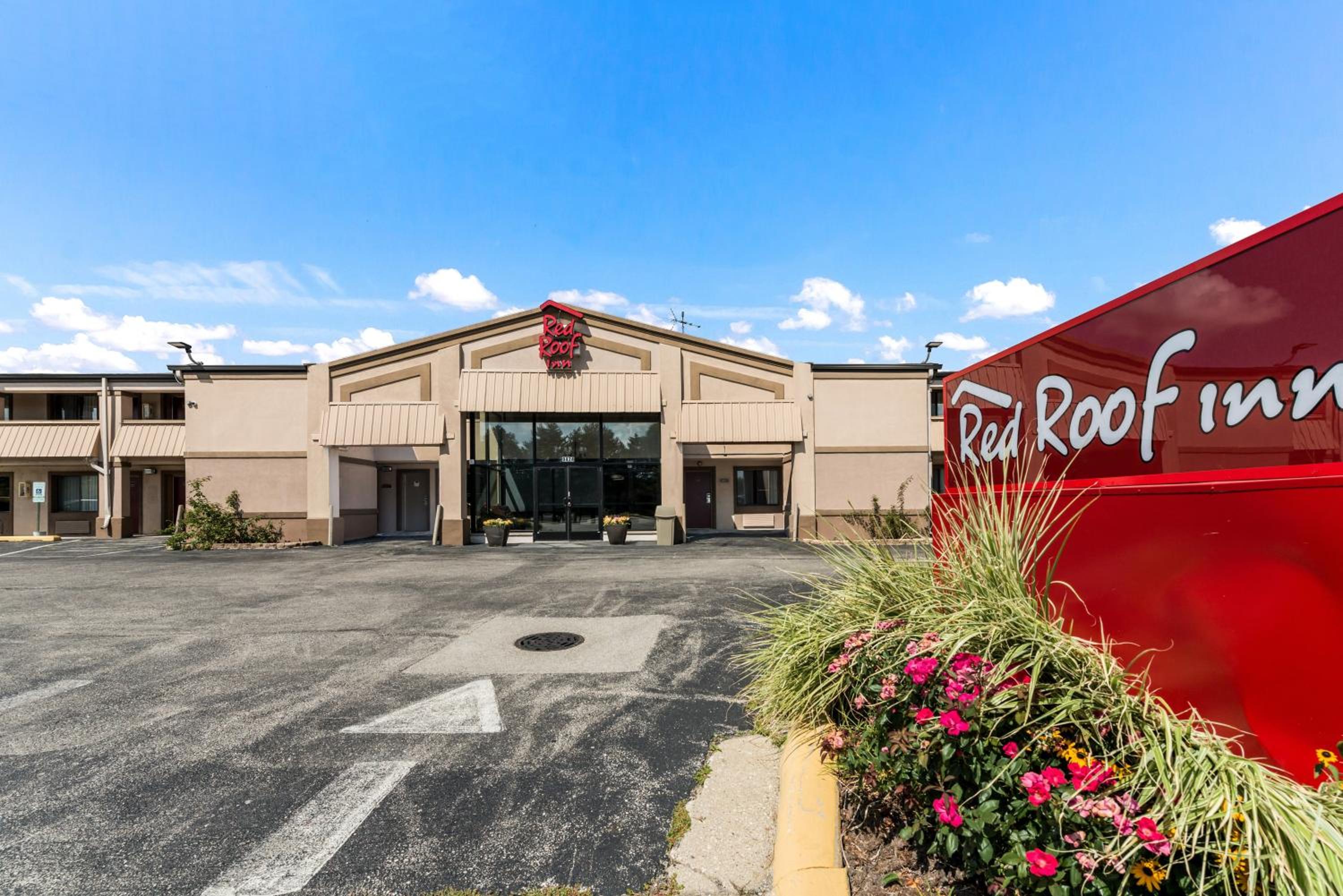 Red Roof Inn Morton Grove - Property Image 12