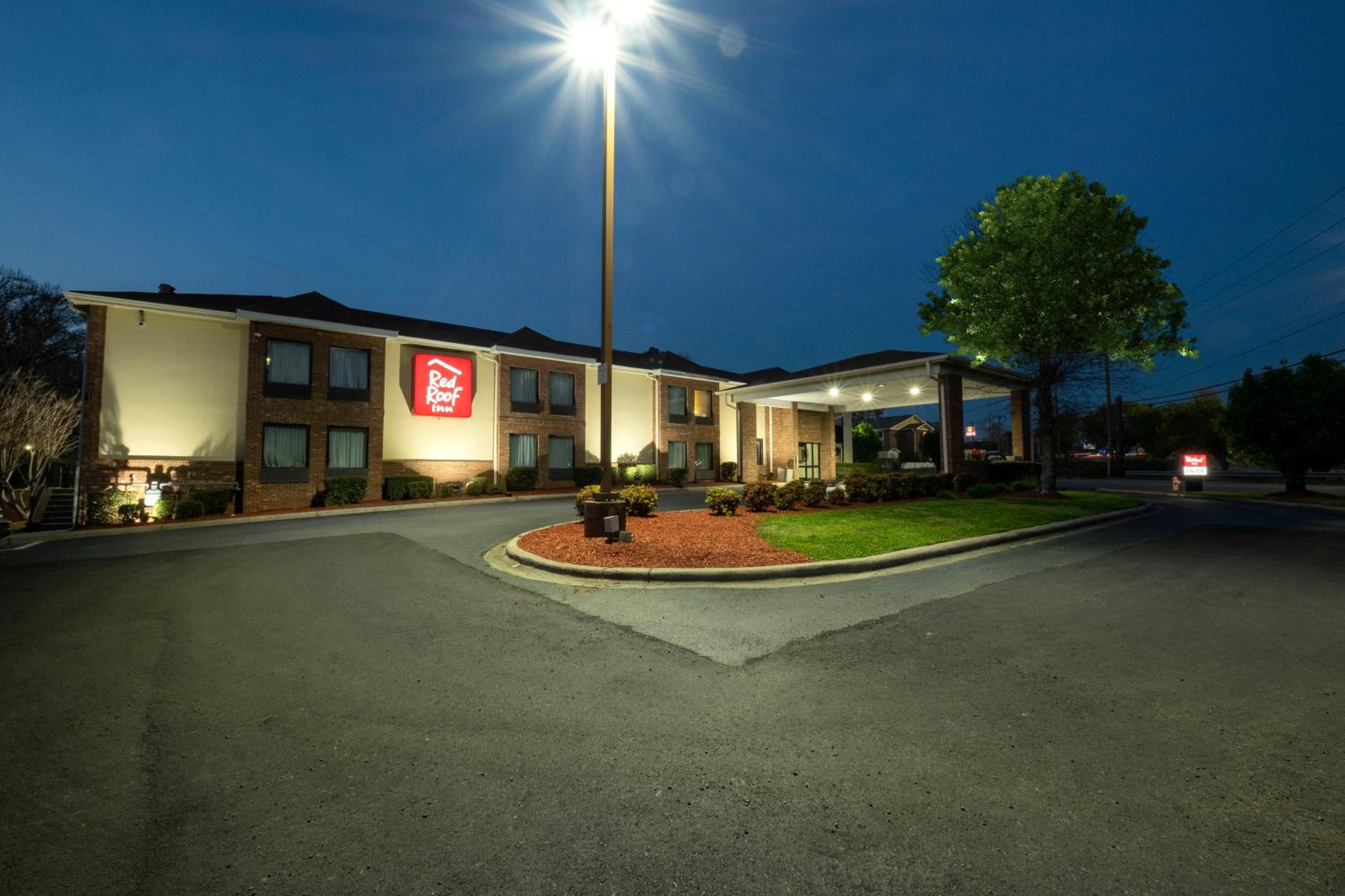 Red Roof Inn Charlotte - University - Image 2