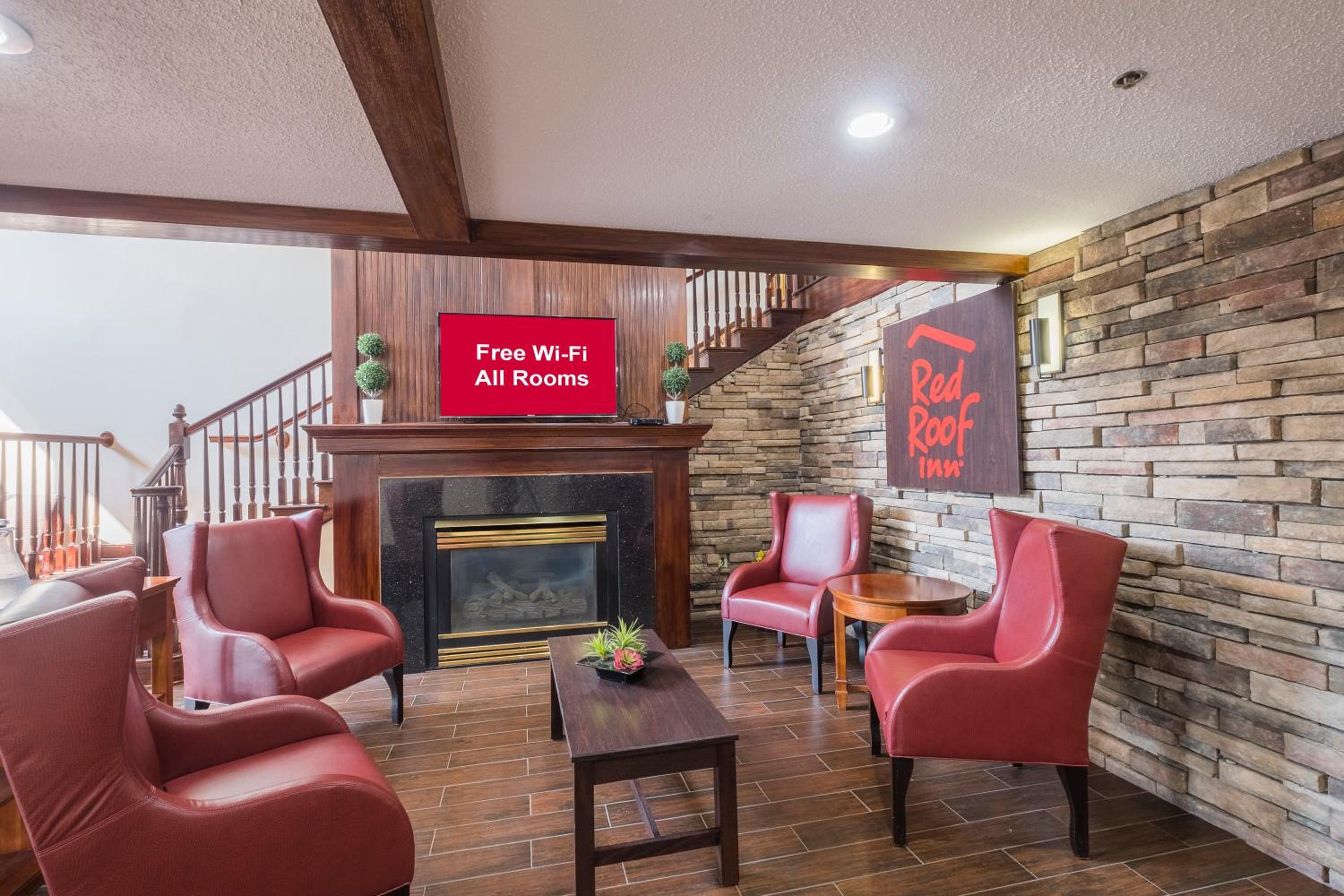 Red Roof Inn & Suites Stafford, VA - Quantico, Photo 13