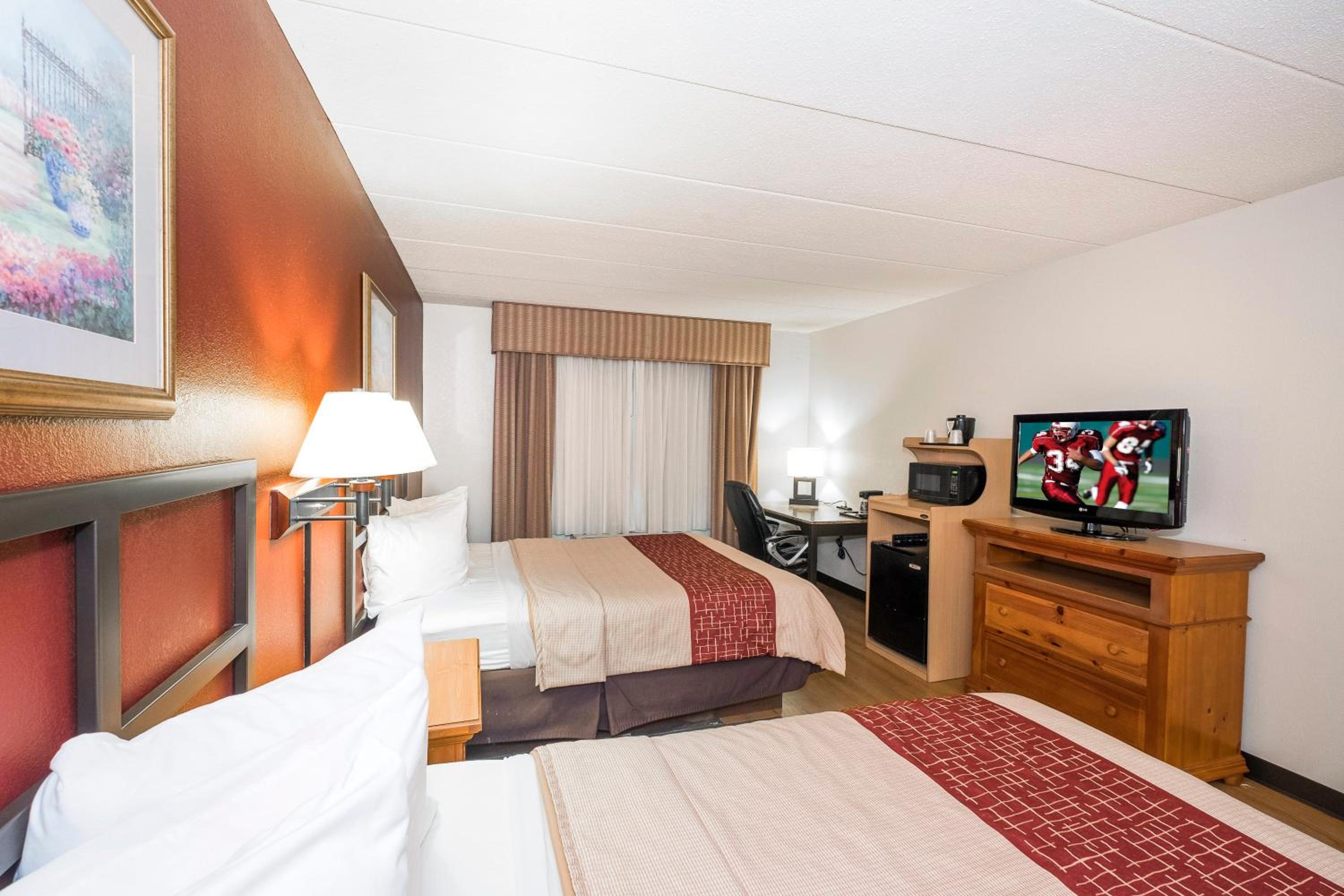 Red Roof Inn & Suites Stafford, VA - Quantico, Photo 23