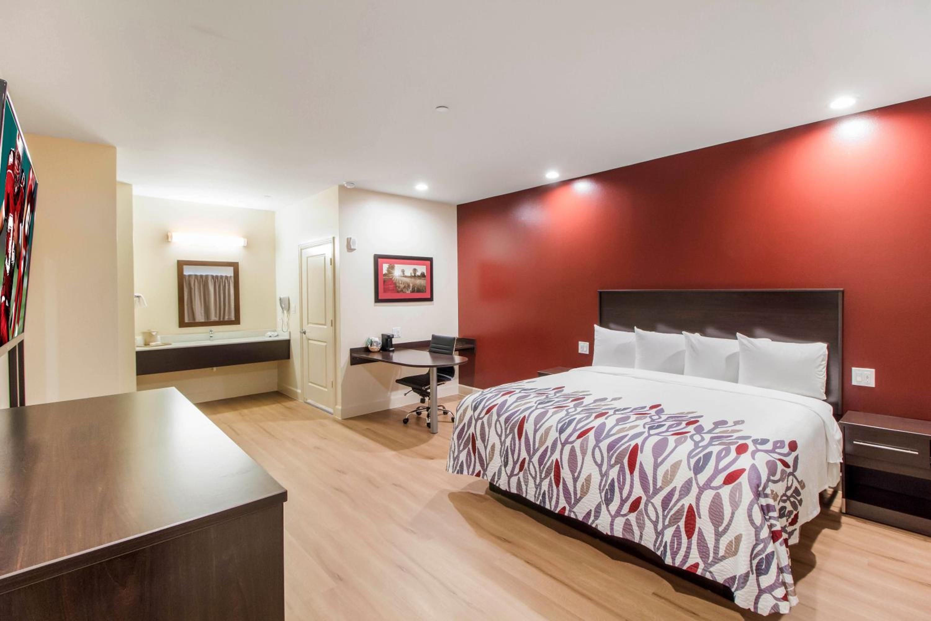 Red Roof Inn Houston - Willowbrook 3