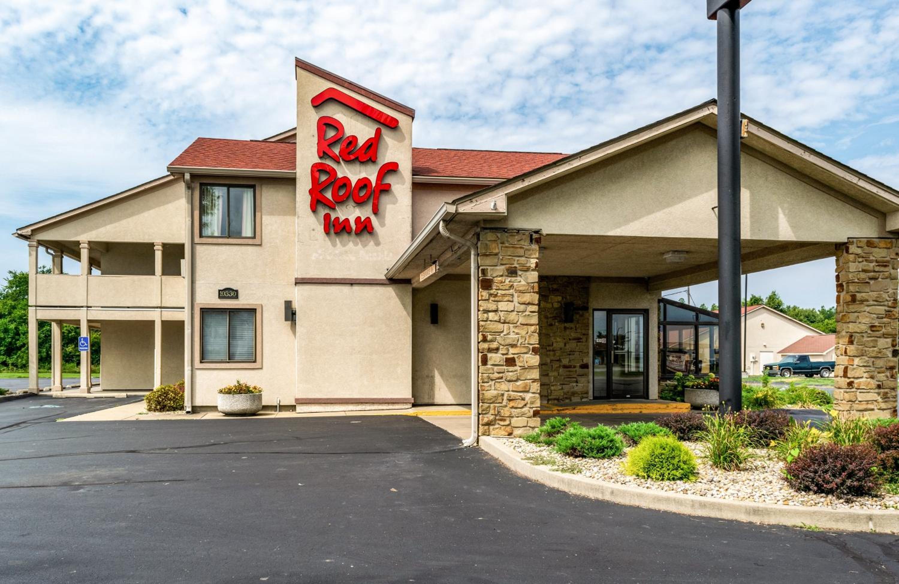Seymour Vacations - Red Roof Inn Columbus - Taylorsville - Property Image 1