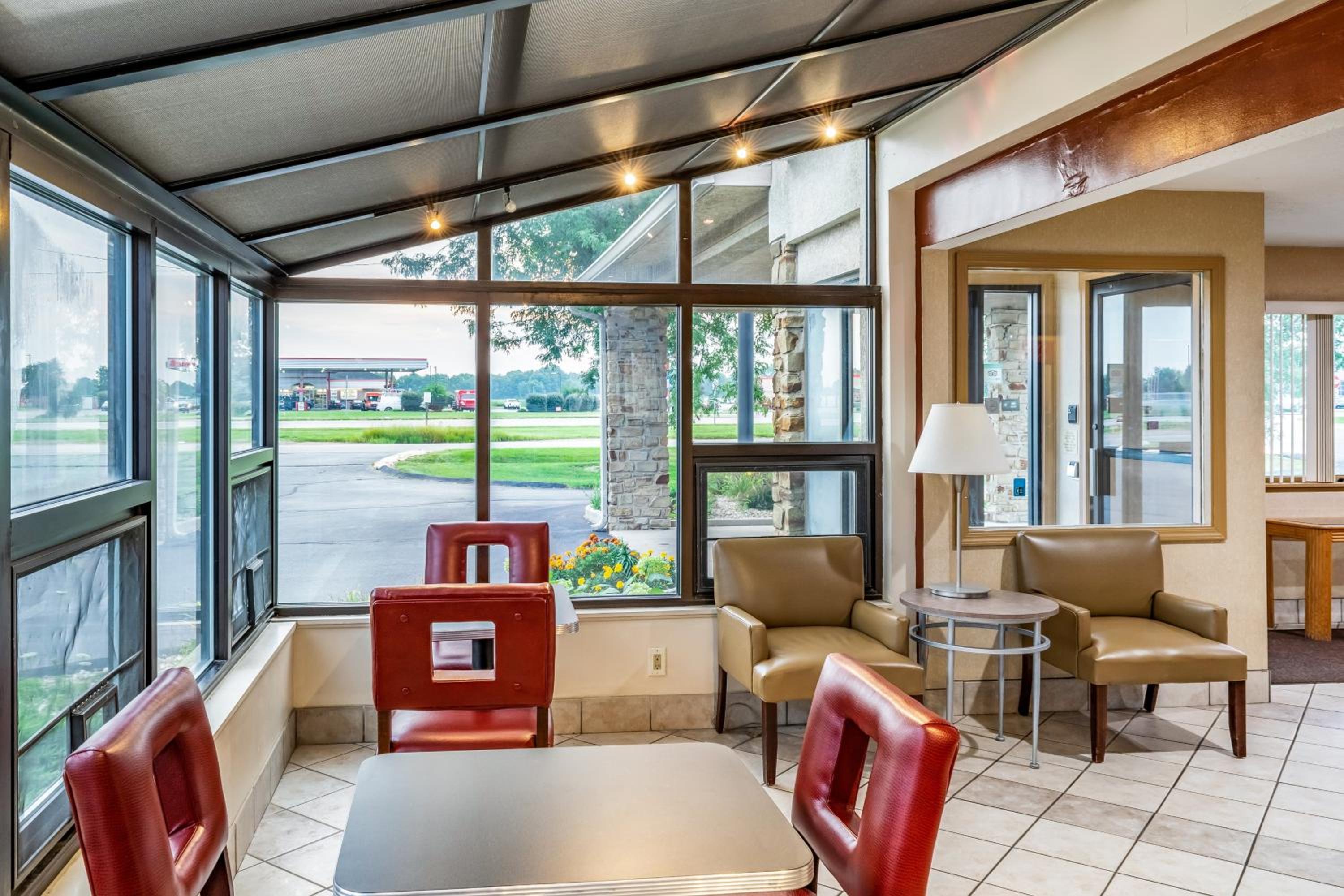 Red Roof Inn Columbus - Taylorsville - Property Image 22