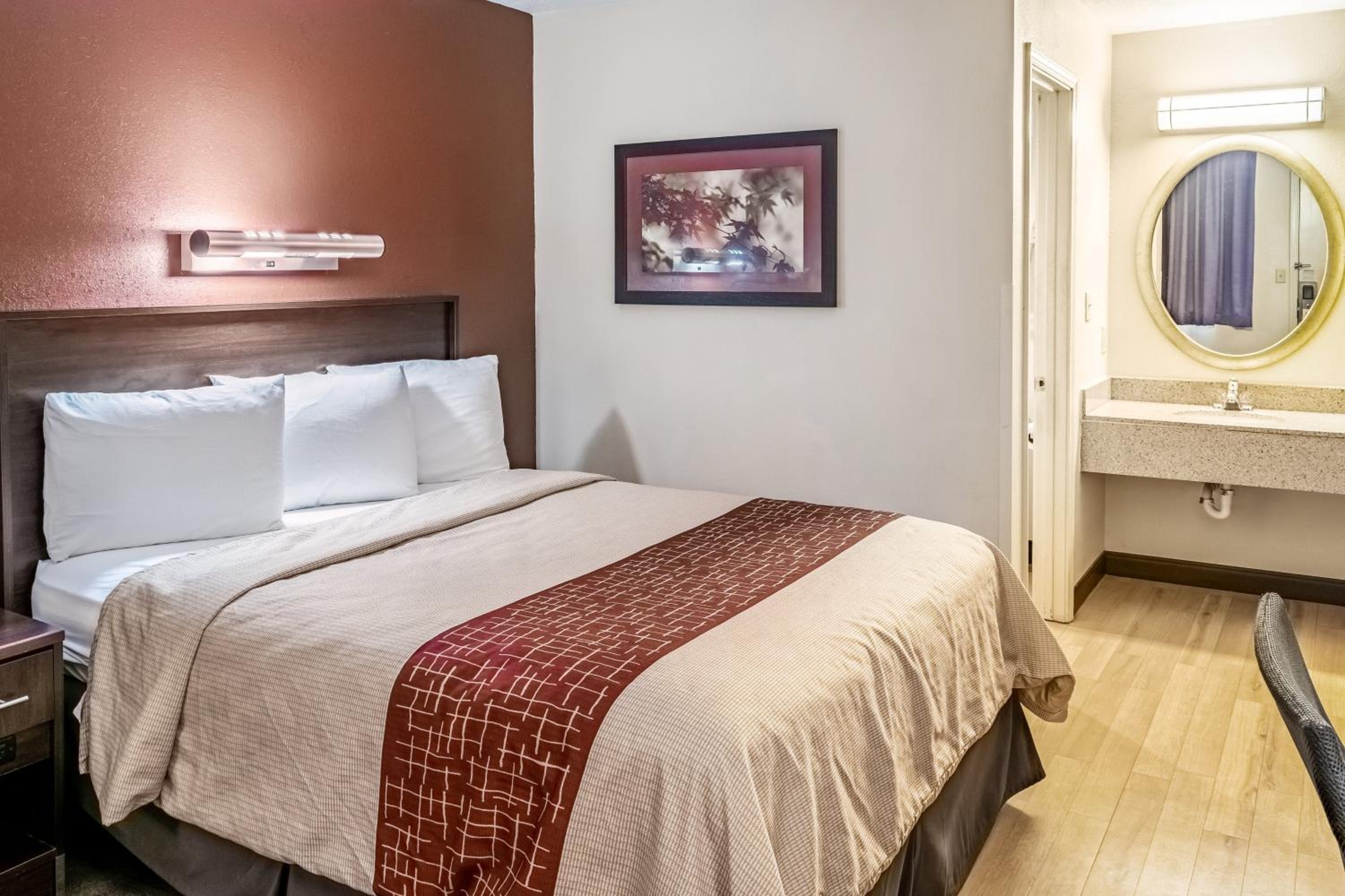 Red Roof Inn Columbus - Taylorsville - Property Image 16