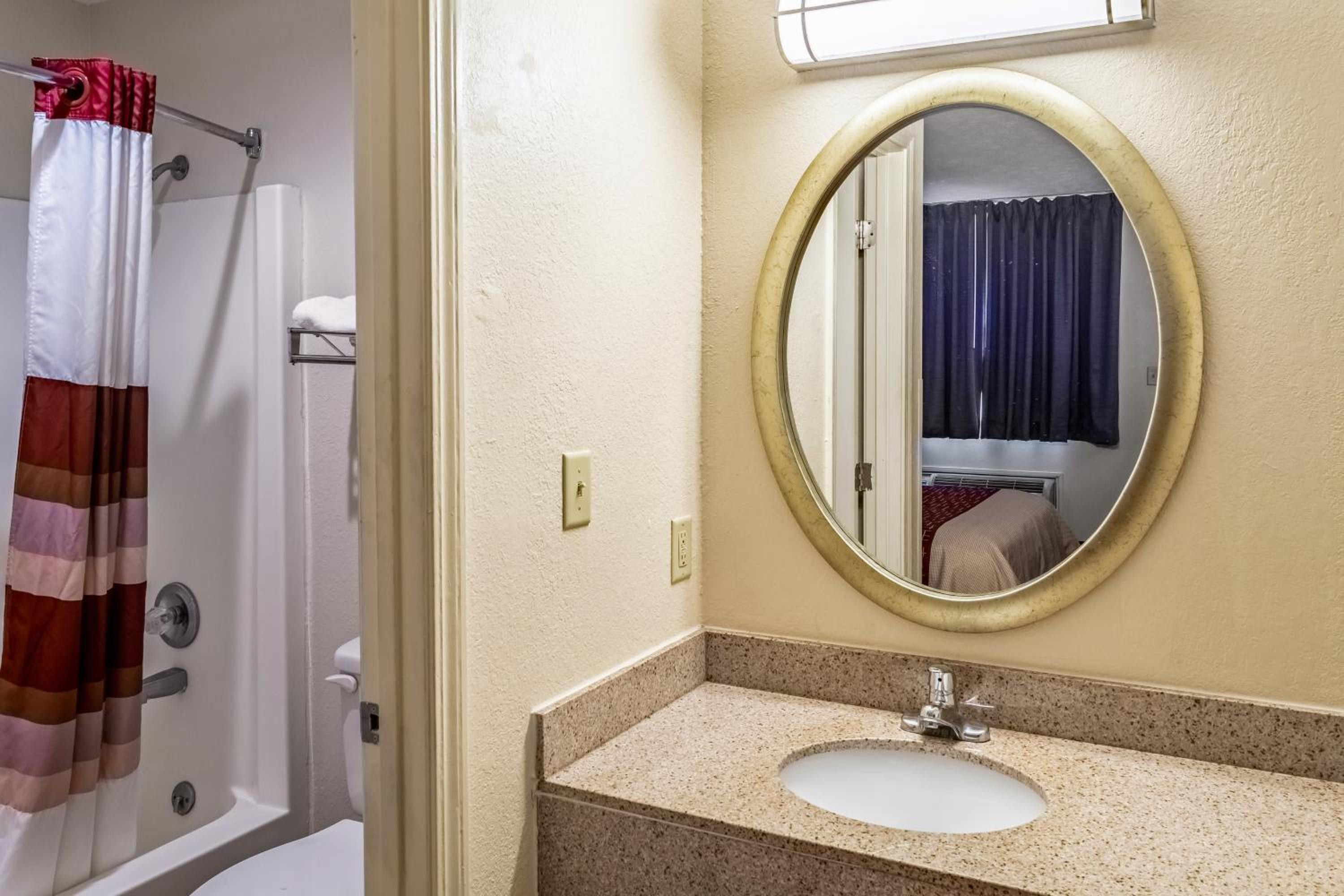 Red Roof Inn Columbus - Taylorsville - Property Image 5