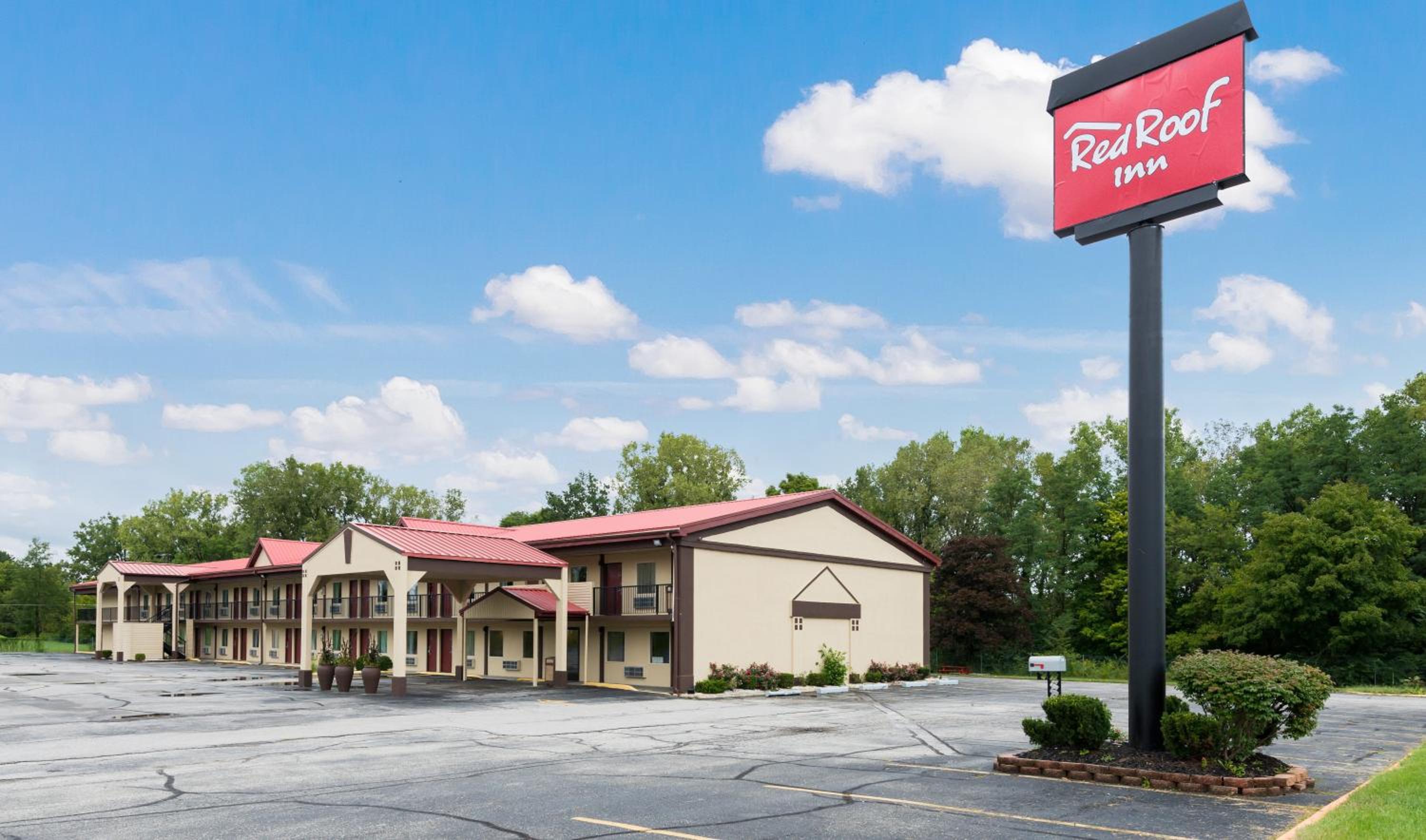 Red Roof Inn Marion, IN view 2