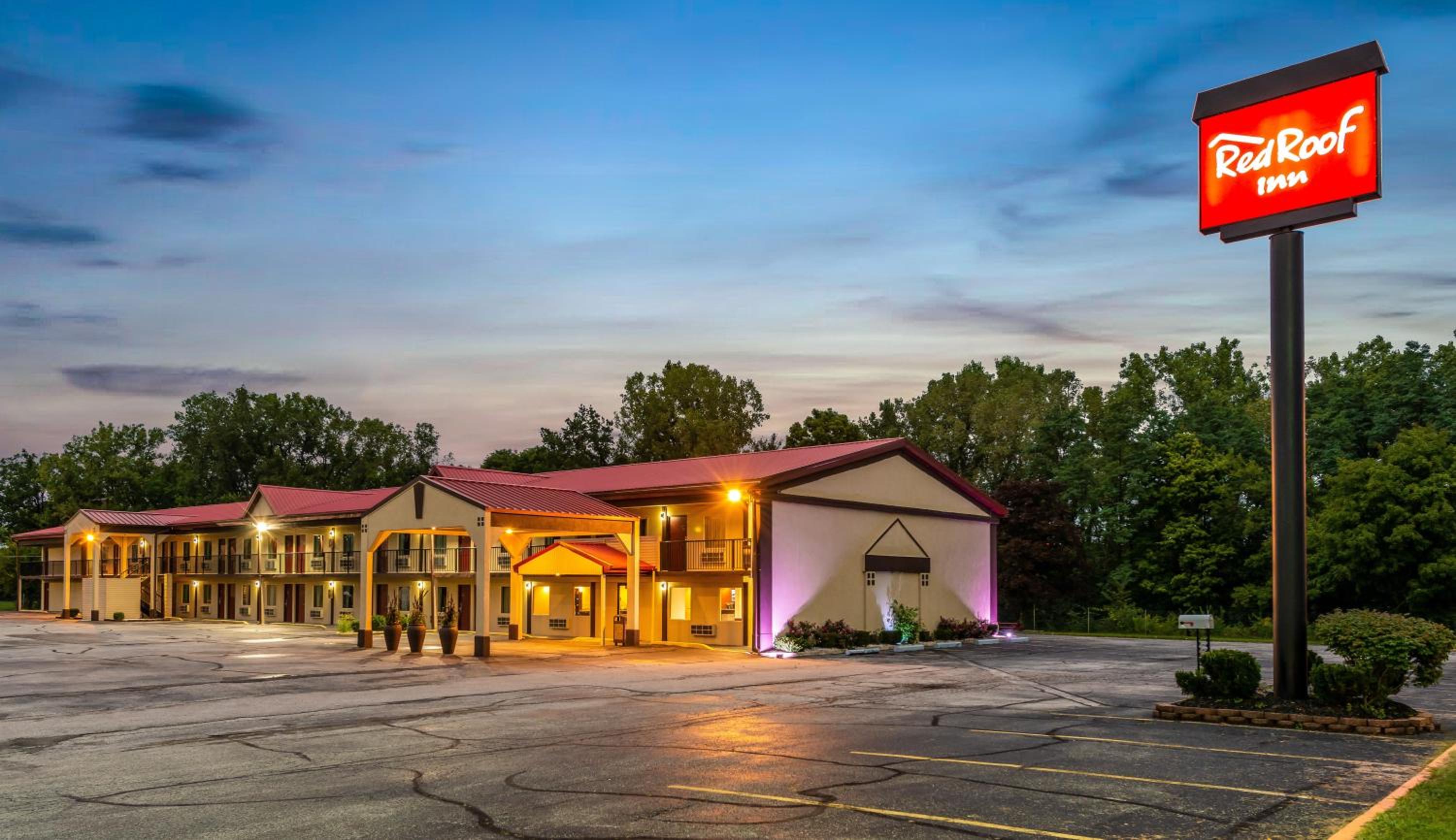 Red Roof Inn Marion, IN view 3