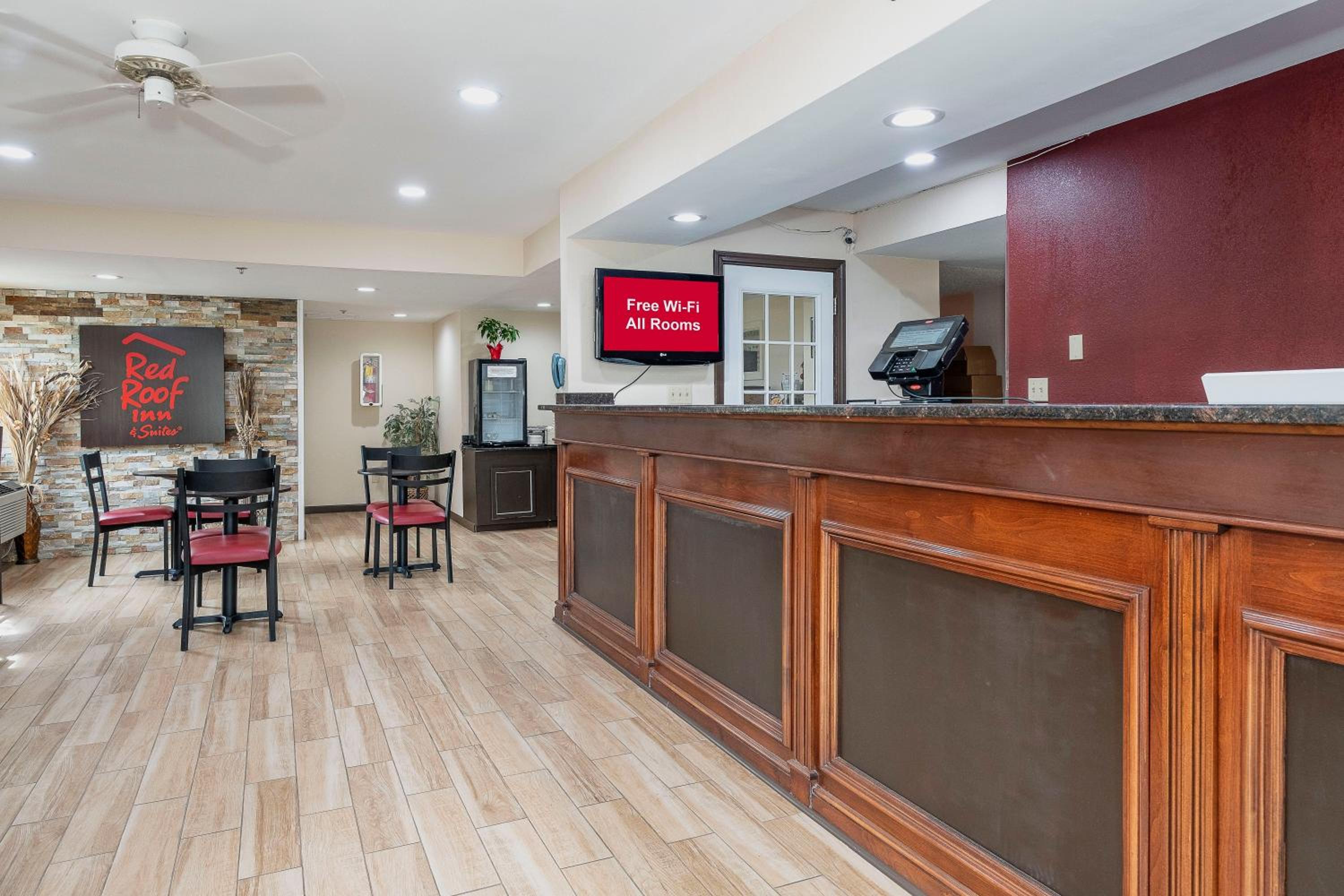 Red Roof Inn & Suites Rome