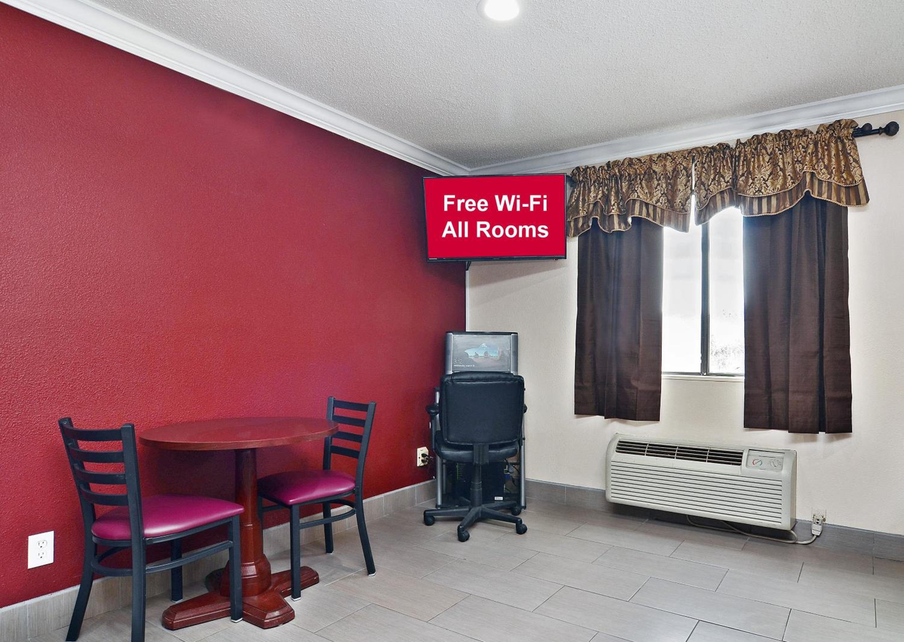 Binghamton Vacations - Red Roof Inn Binghamton North - Property Image 4