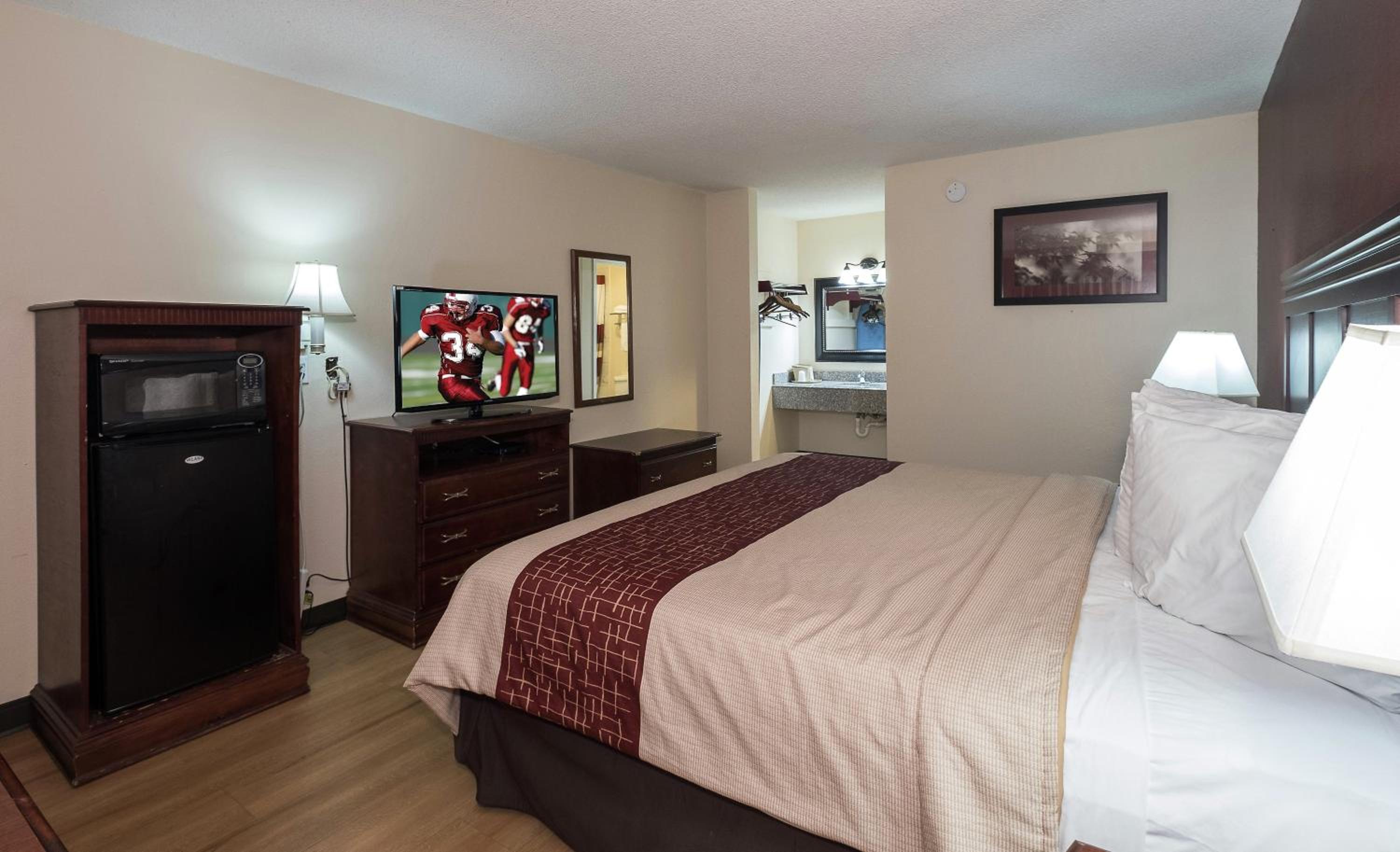 Red Roof Inn Chipley