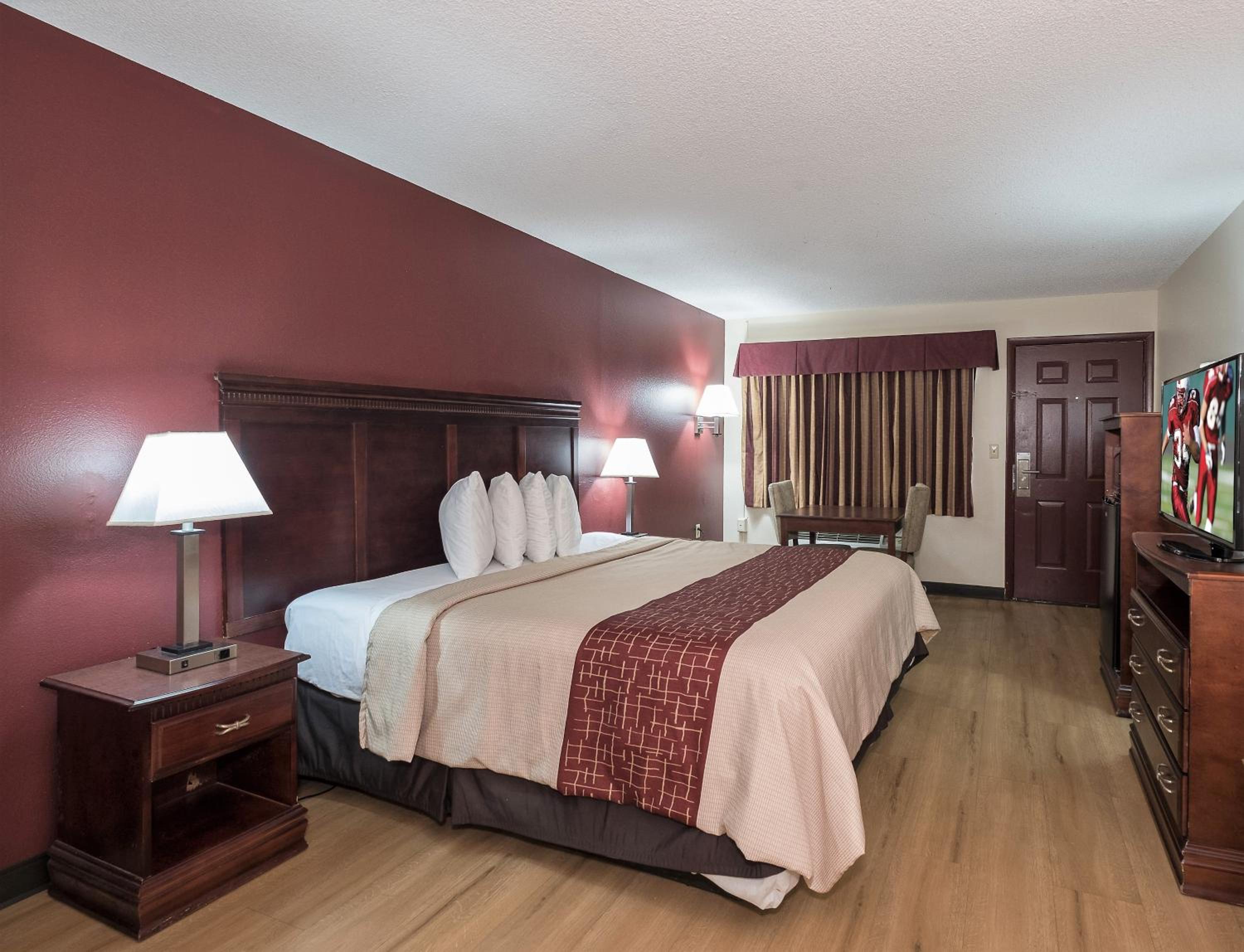 Red Roof Inn Chipley