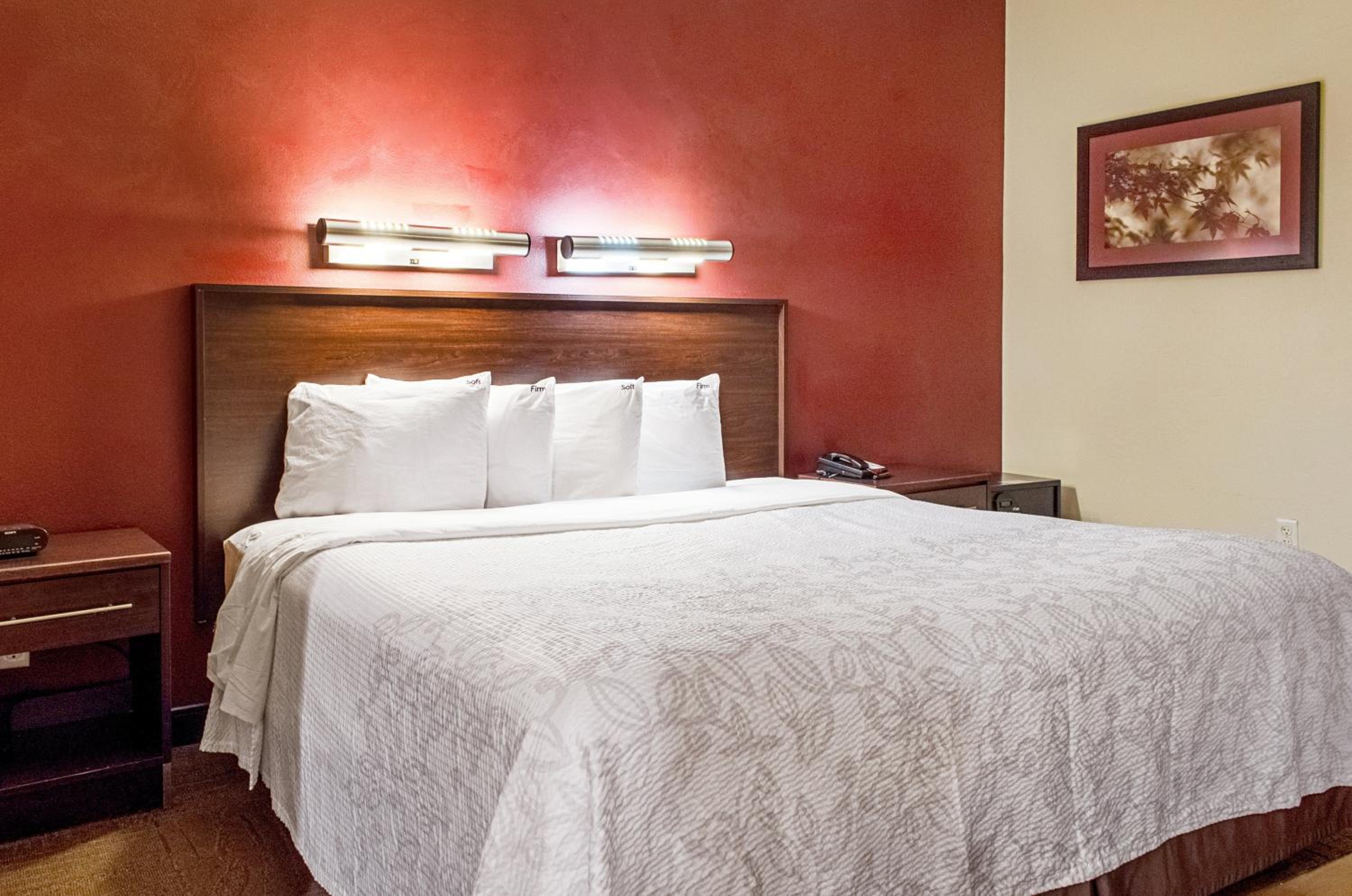 Las Vegas Vacations - Red Roof PLUS Henderson - Property Image 10
