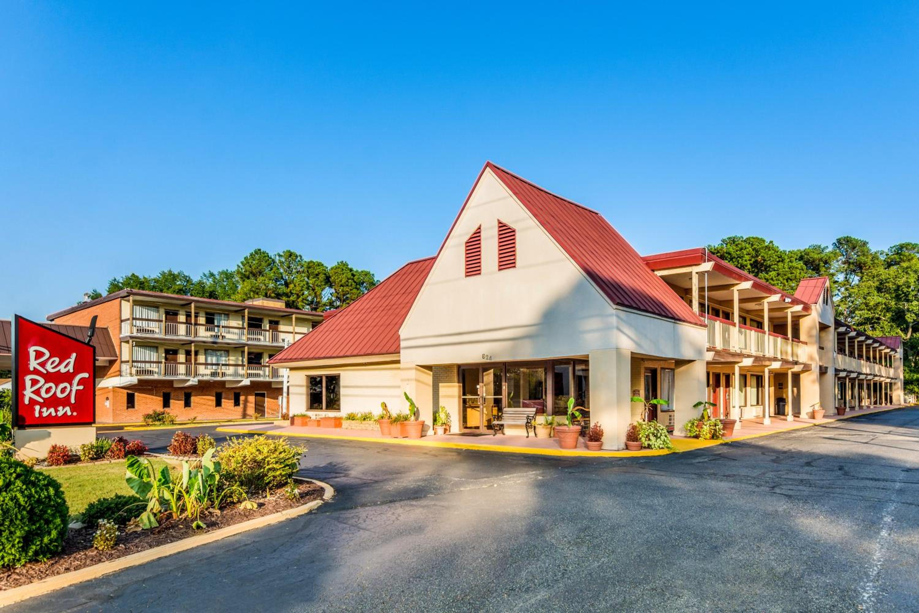 Hotel Red Roof Inn Williamsburg - Image 1