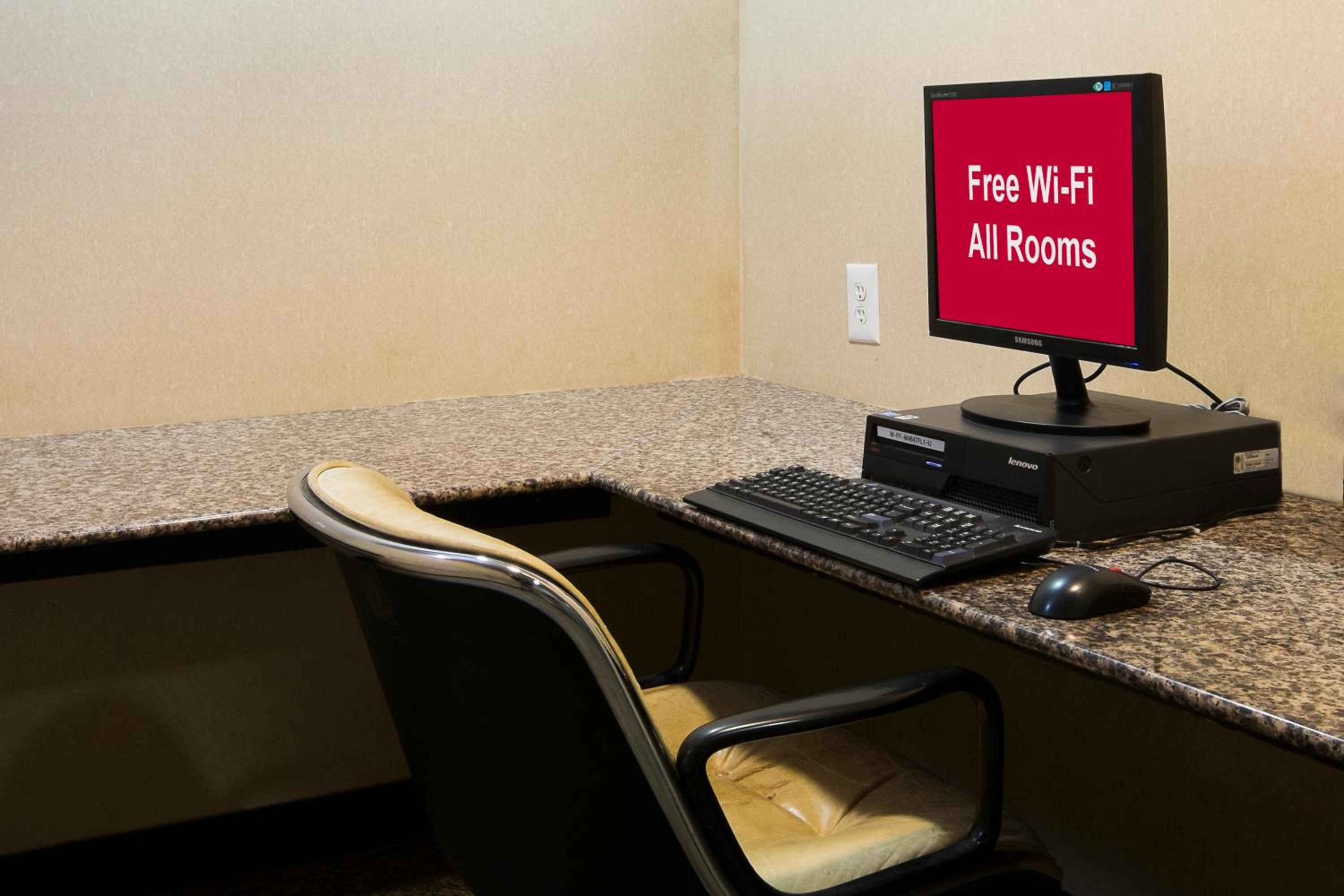 Red Roof Inn  Suites Philadelphia - Bellmawr - Property Image 16