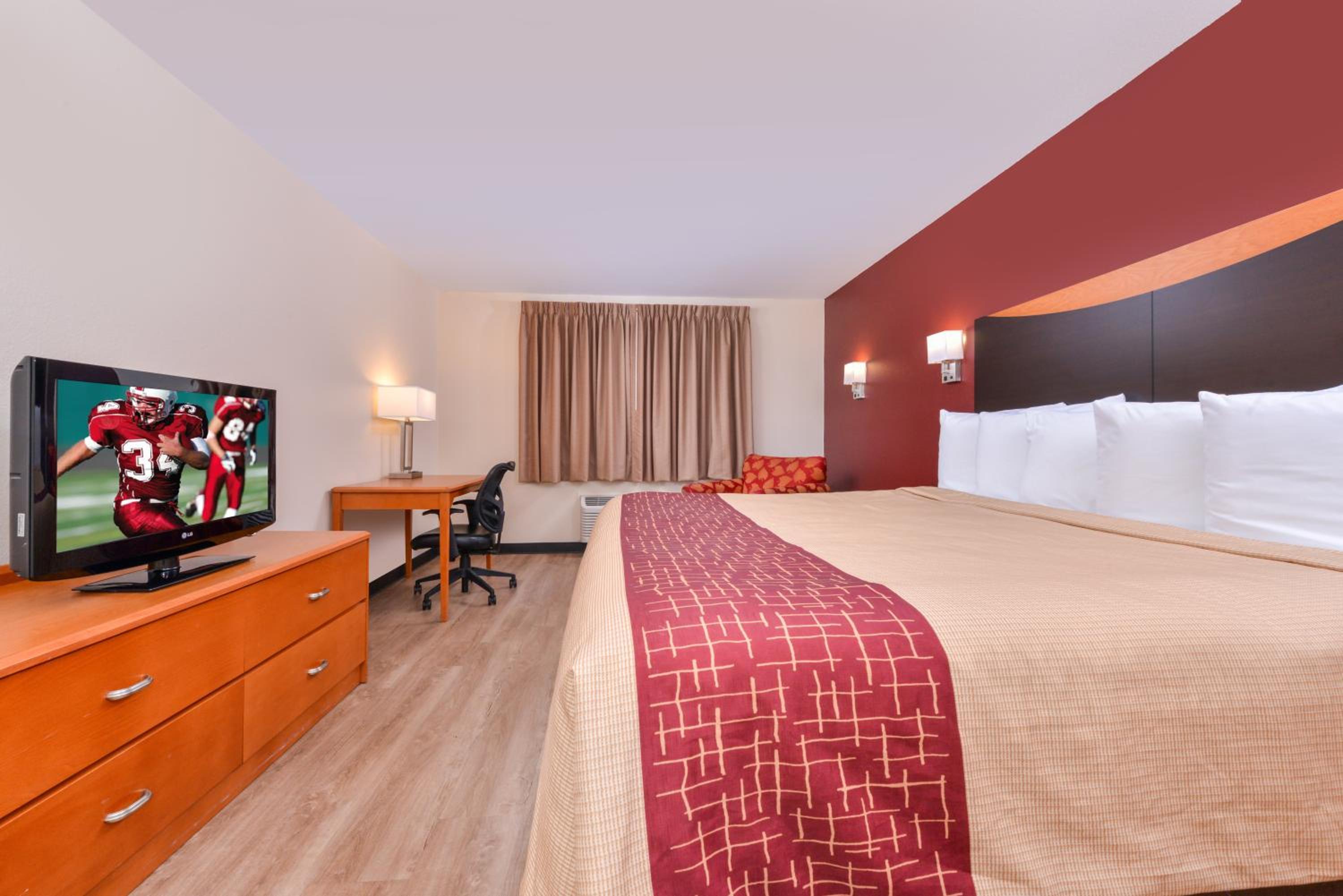 Danville Vacations - Red Roof Inn  Suites Danville, IL - Property Image 17