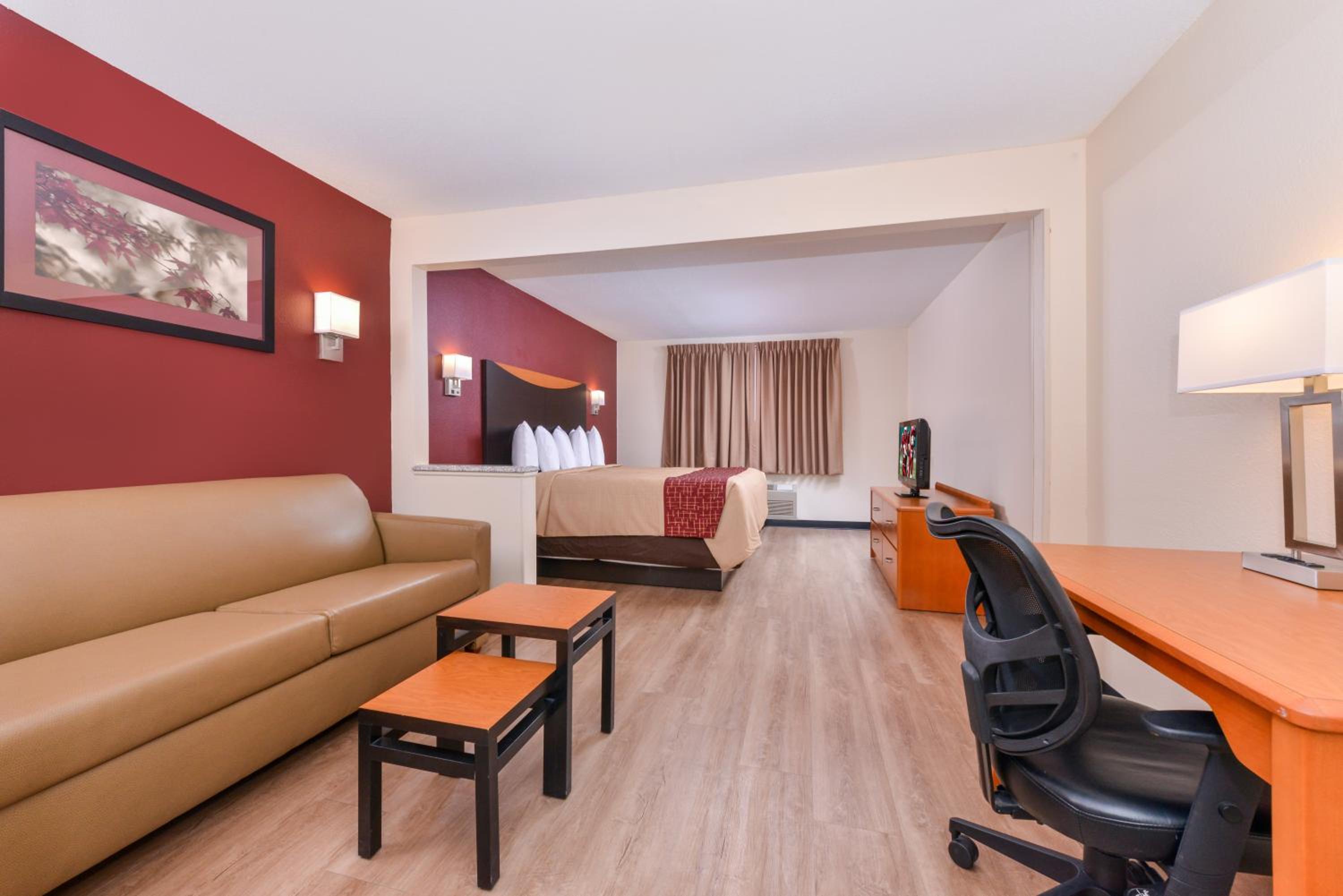 Danville Vacations - Red Roof Inn  Suites Danville, IL - Property Image 3