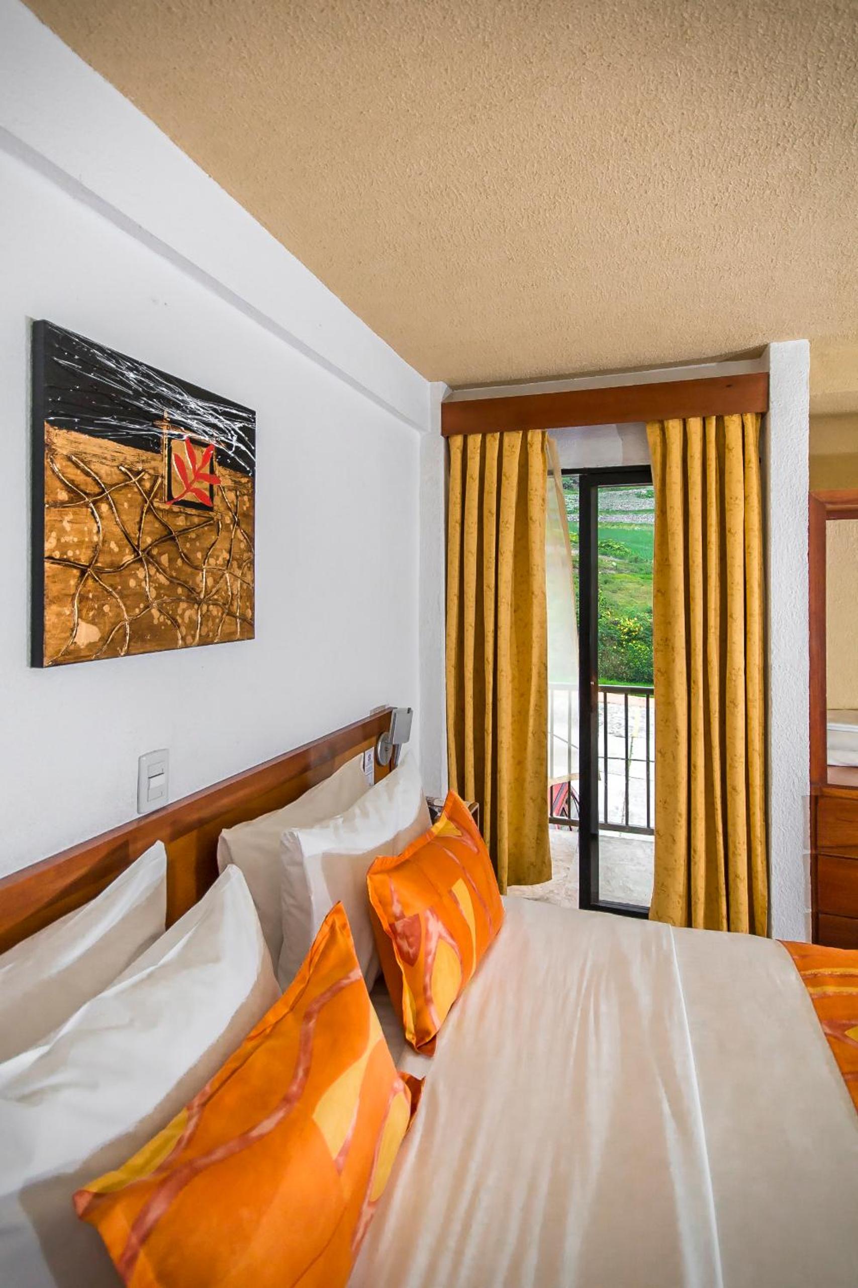 Cordillera Hotel