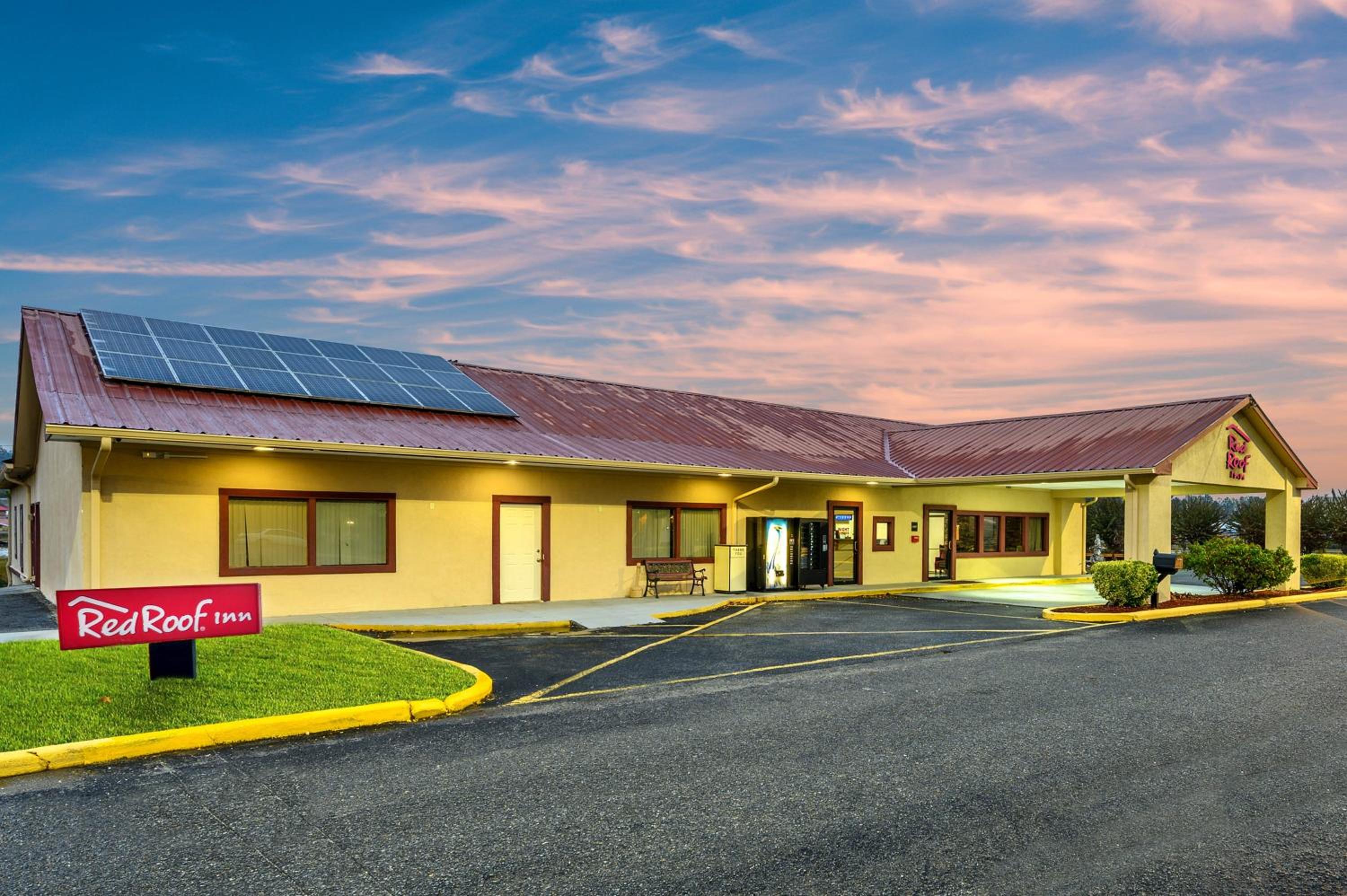 Red Roof Inn Sylacauga view 4