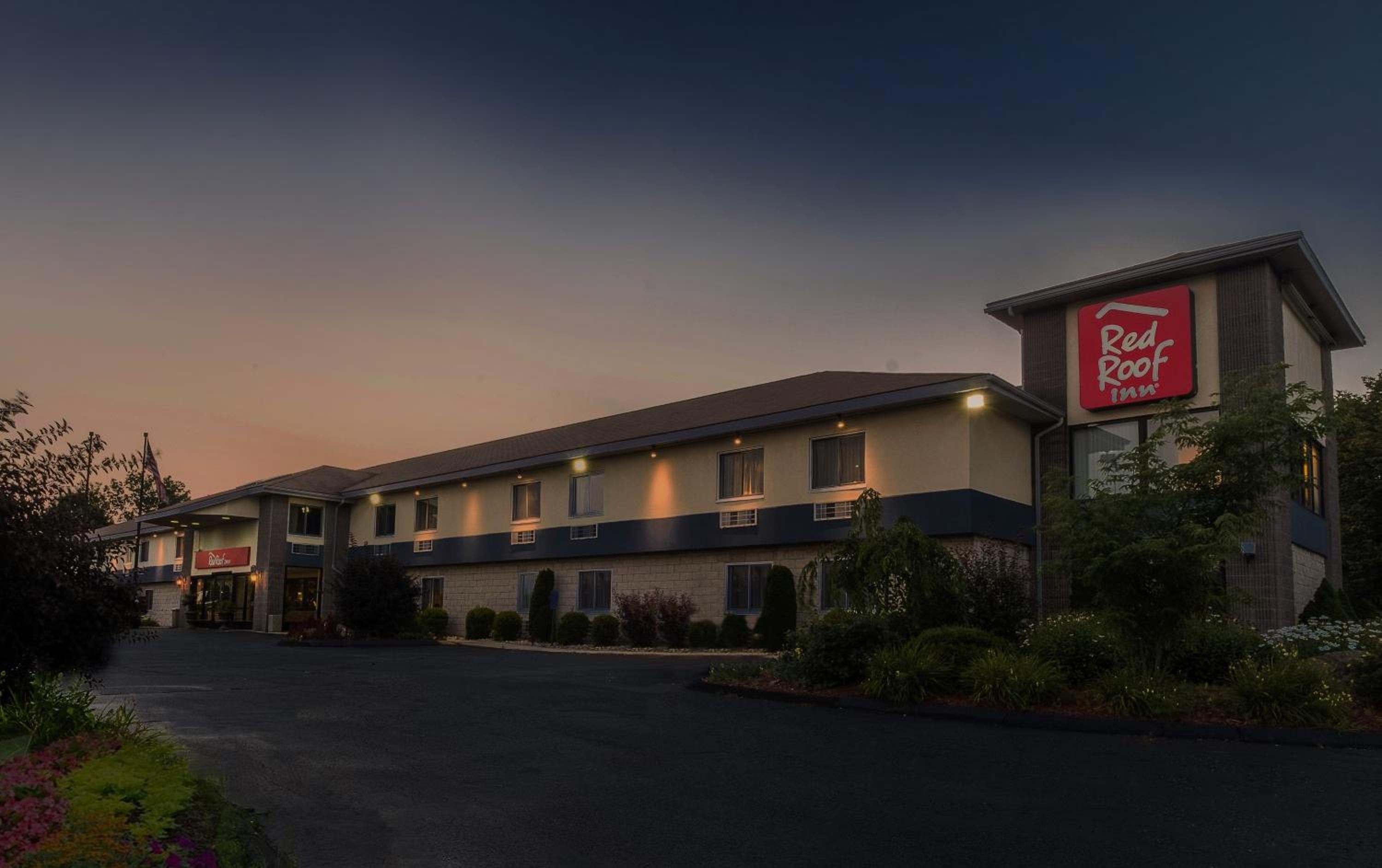 Red Roof Inn Hartford - Vernon view 2