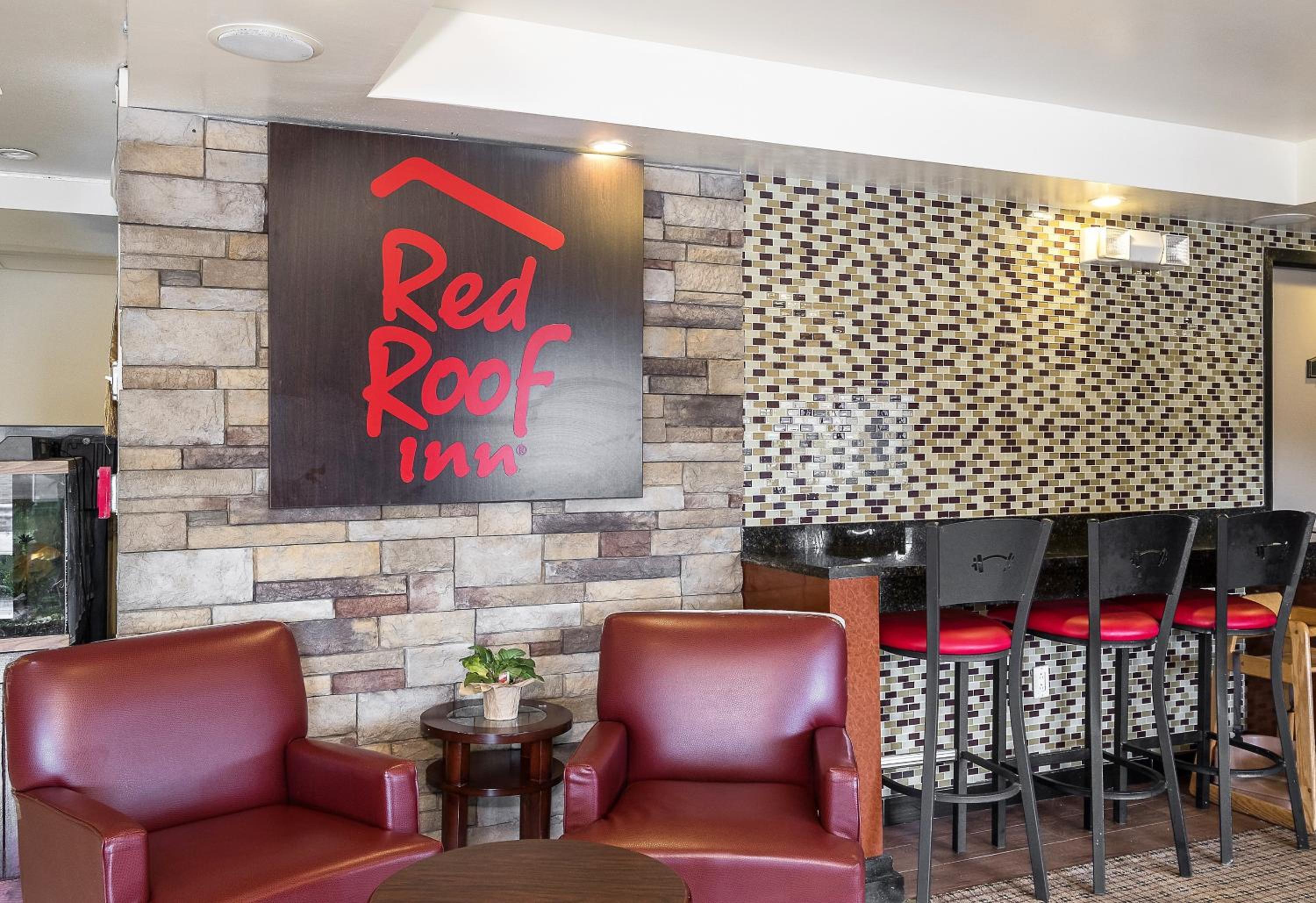 Red Roof Inn Hartford - Vernon view 5