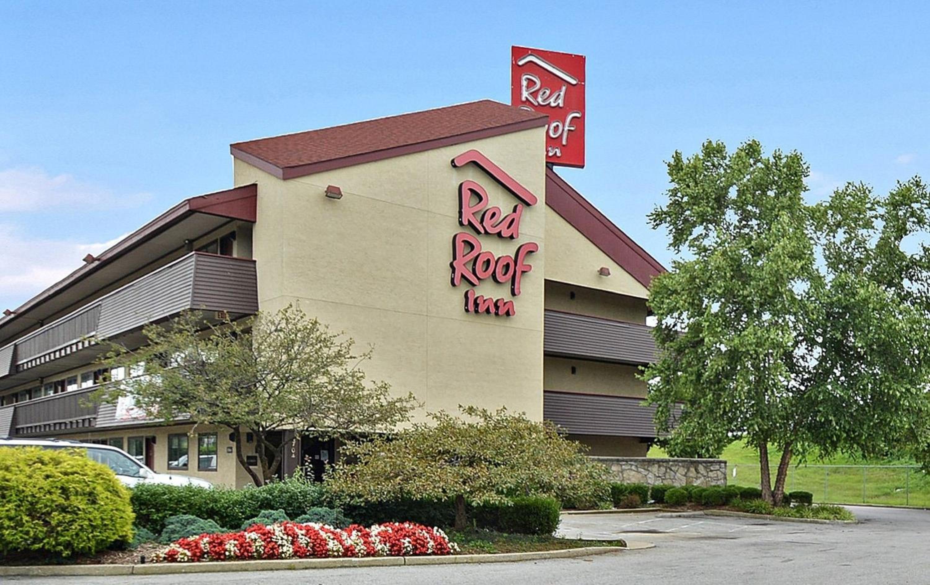 Red Roof Inn Louisville Expo Airport - Image 1