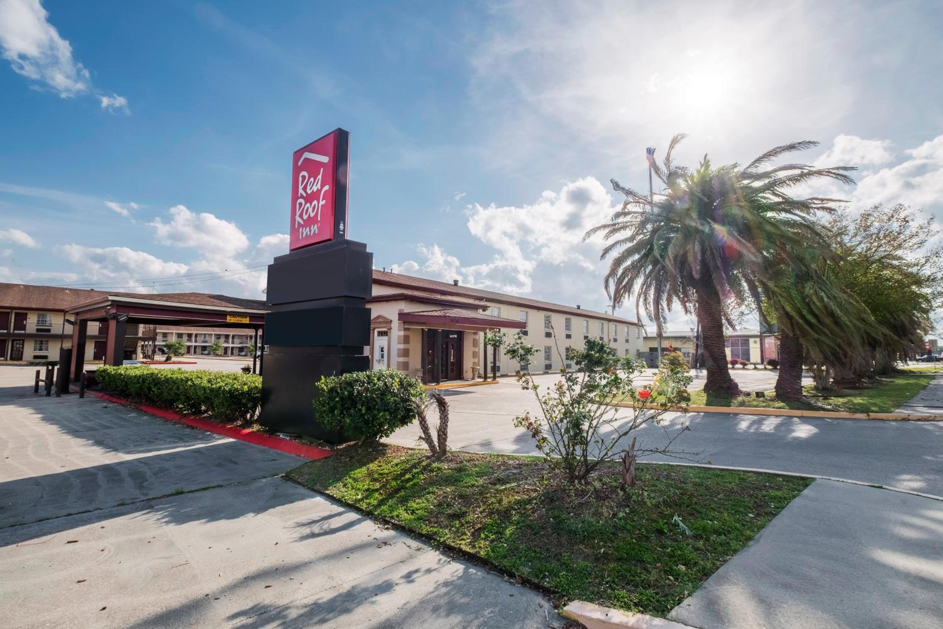 Morgan City Vacations - Red Roof Inn Morgan City - Property Image 1