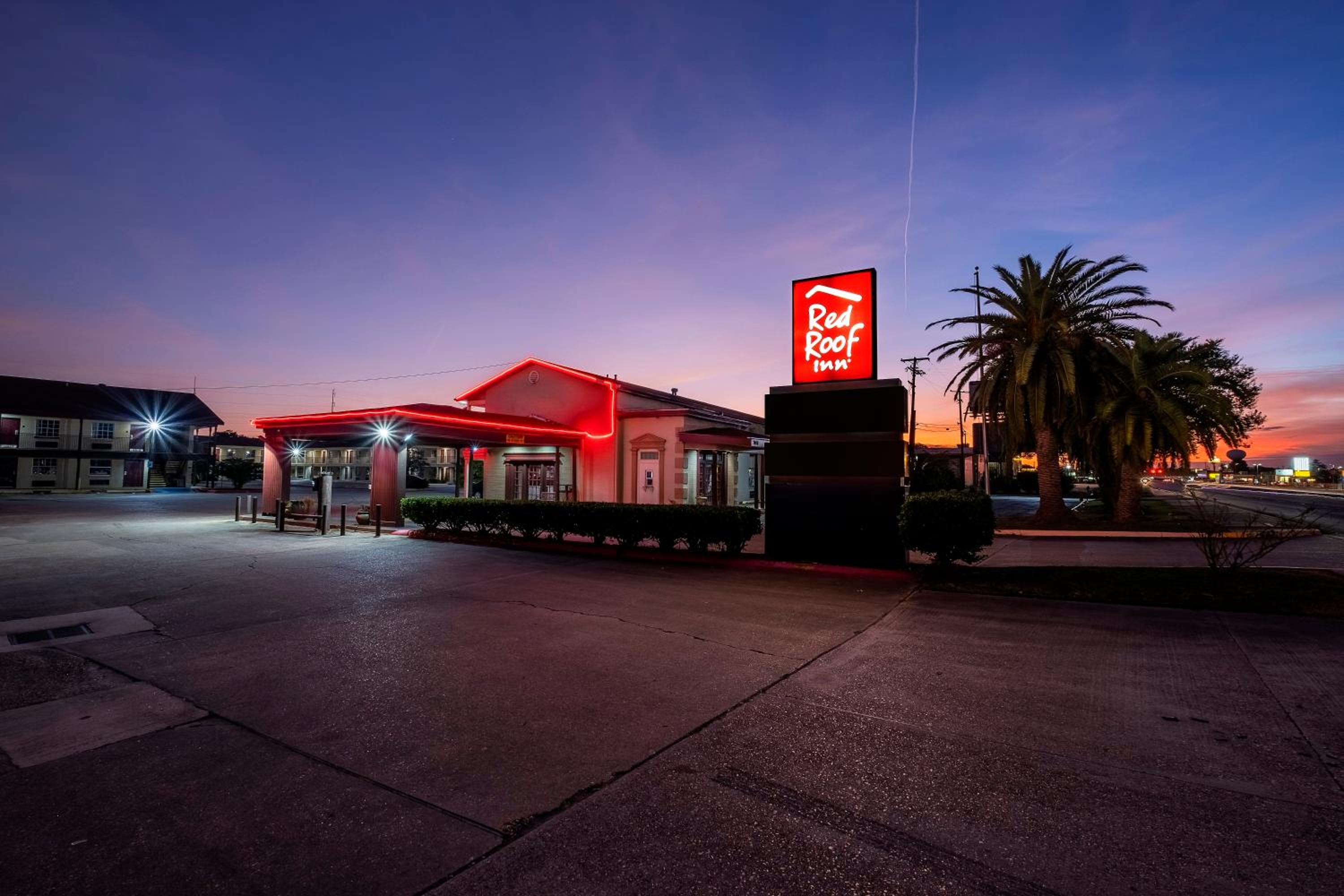 Morgan City Vacations - Red Roof Inn Morgan City - Property Image 2