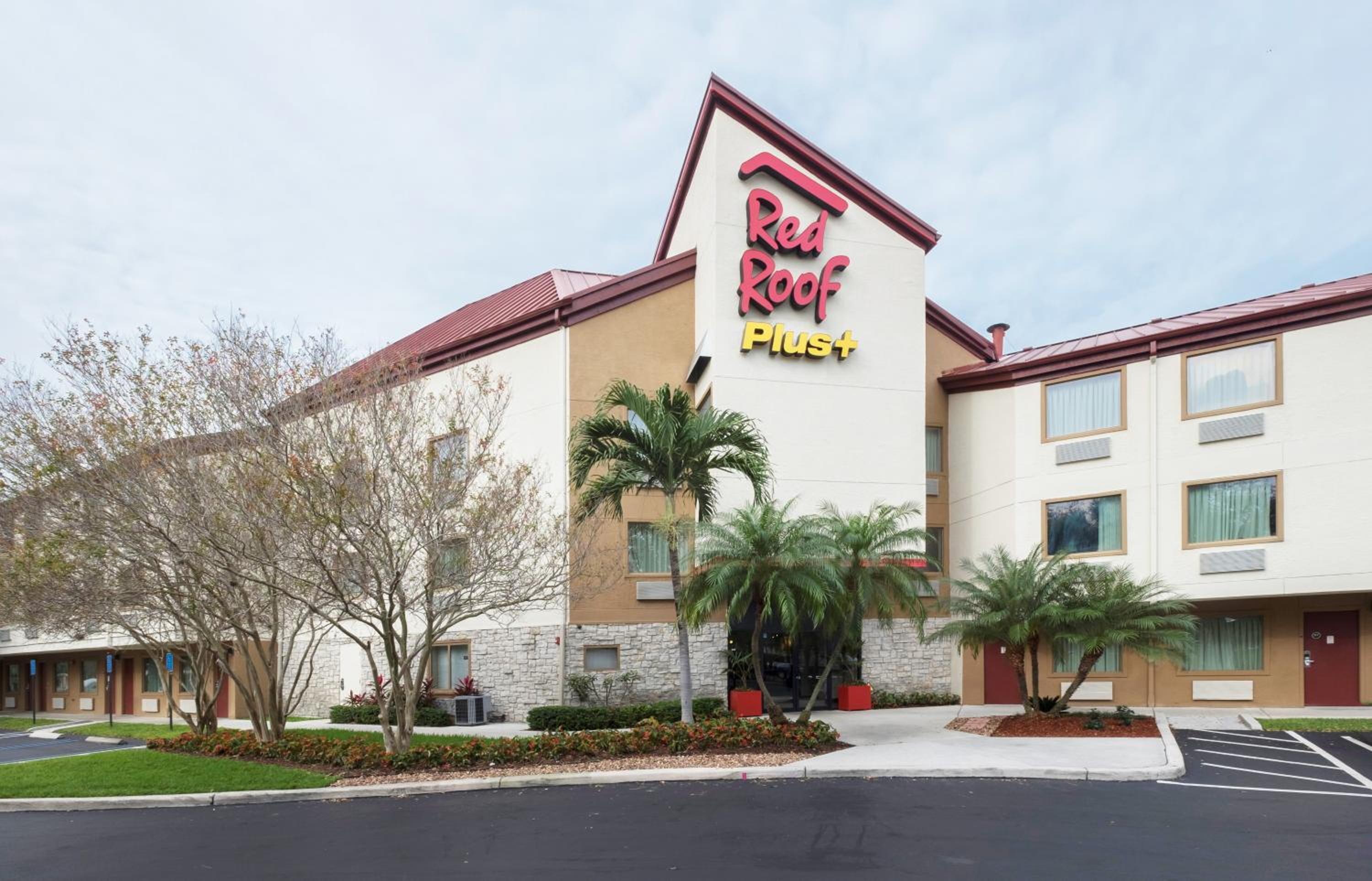 Hotel Red Roof Inn PLUS+ West Palm Beach - Image 1