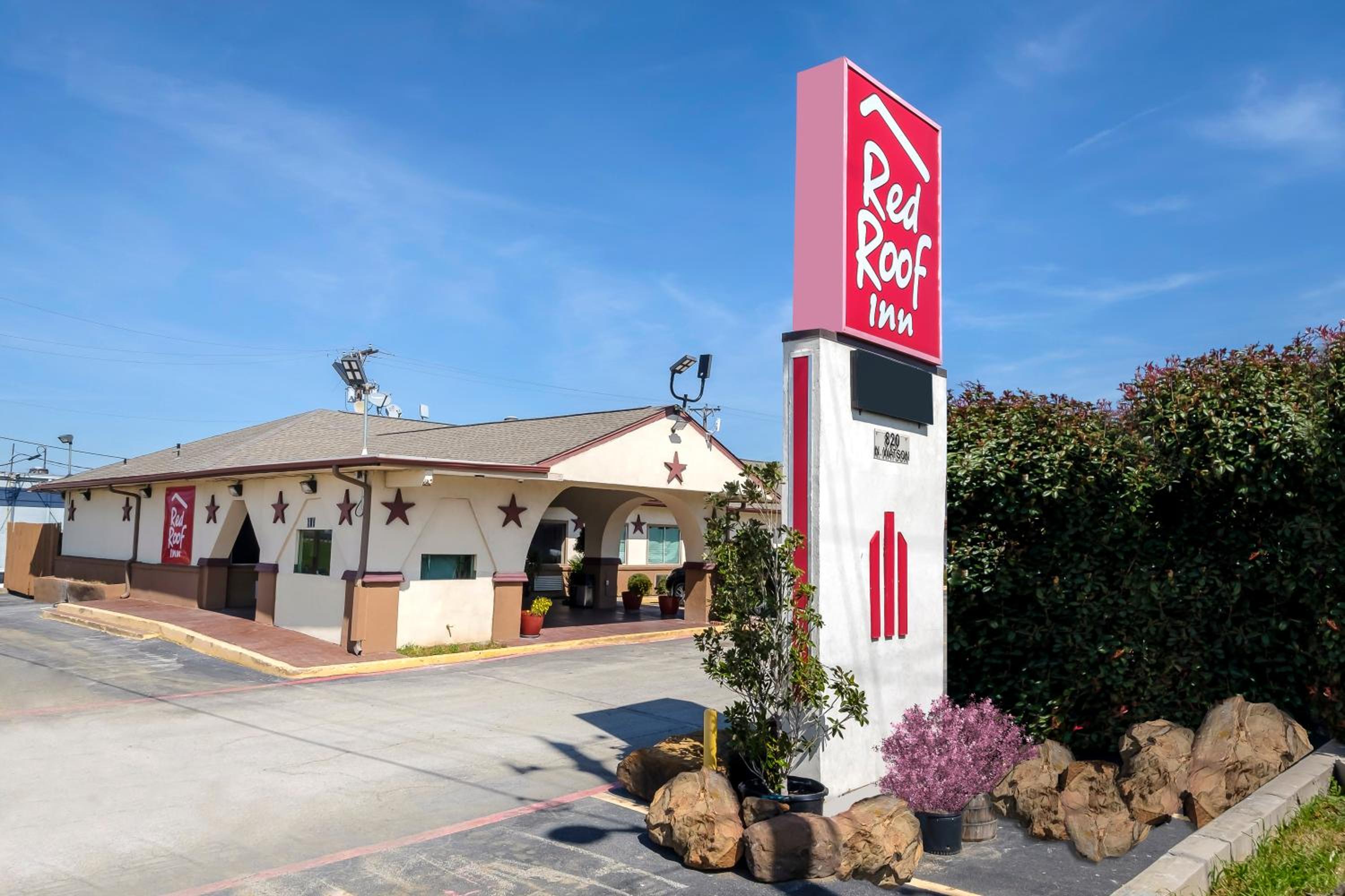 Hotel Red Roof Inn Arlington - Entertainment District - Image 1