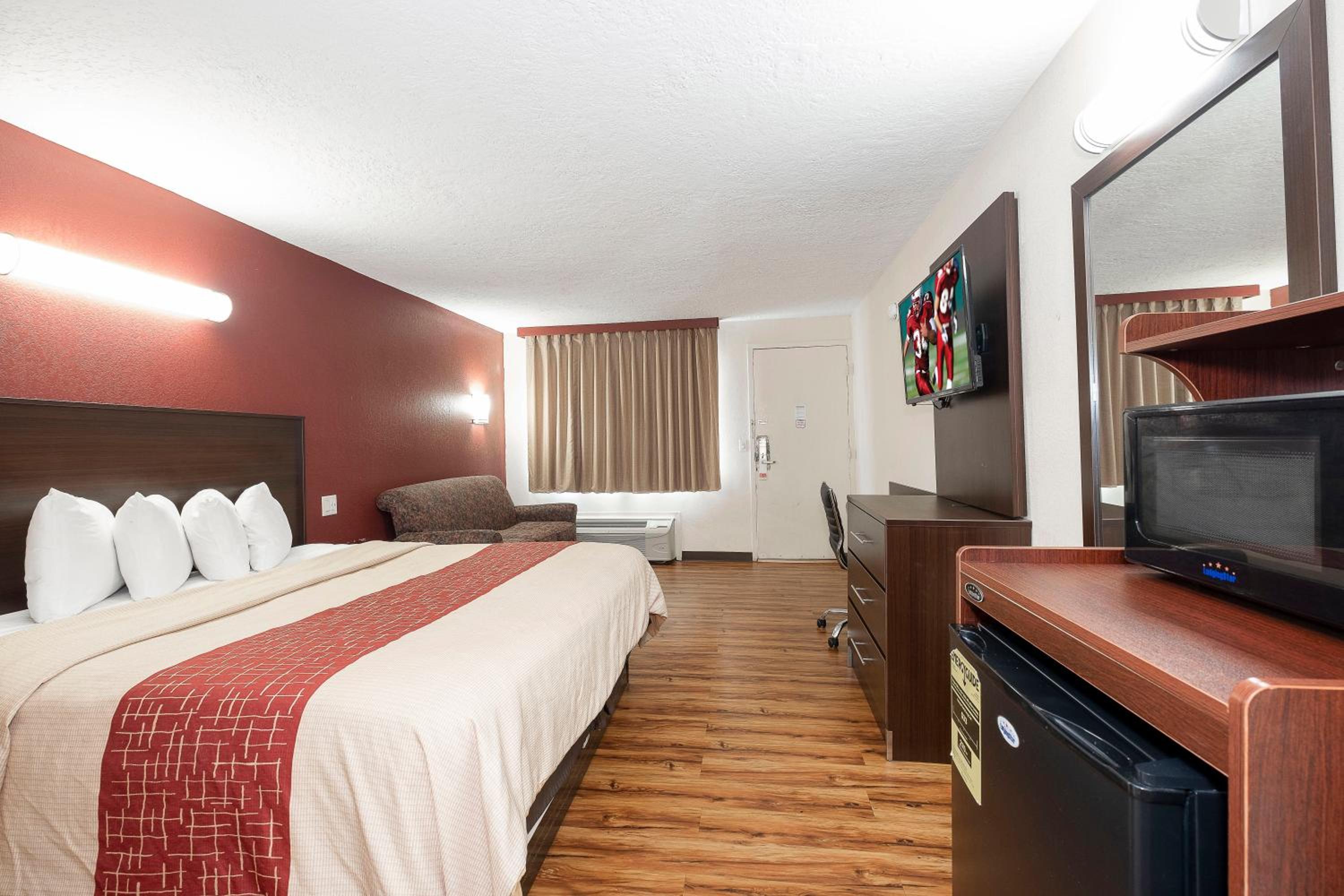 Red Roof Inn Starkville - University