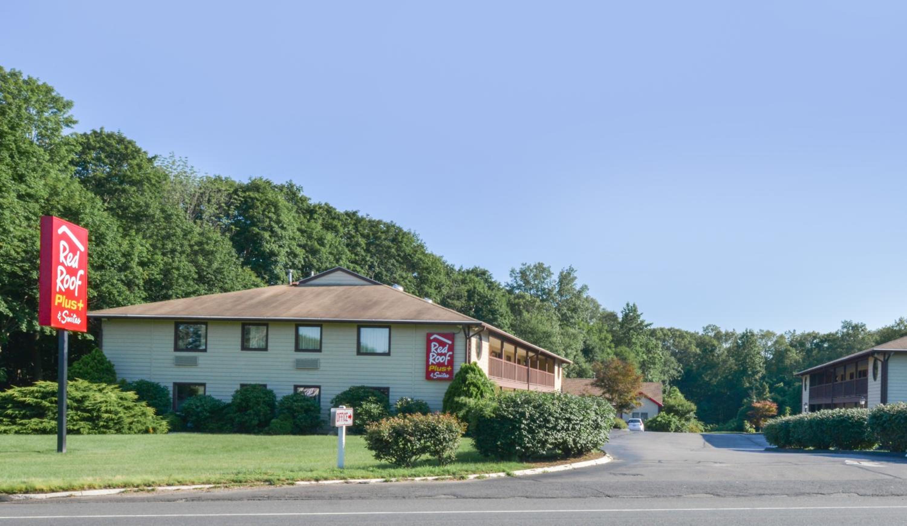 Red Roof Inn PLUS Suites Guilford - Property Image 12