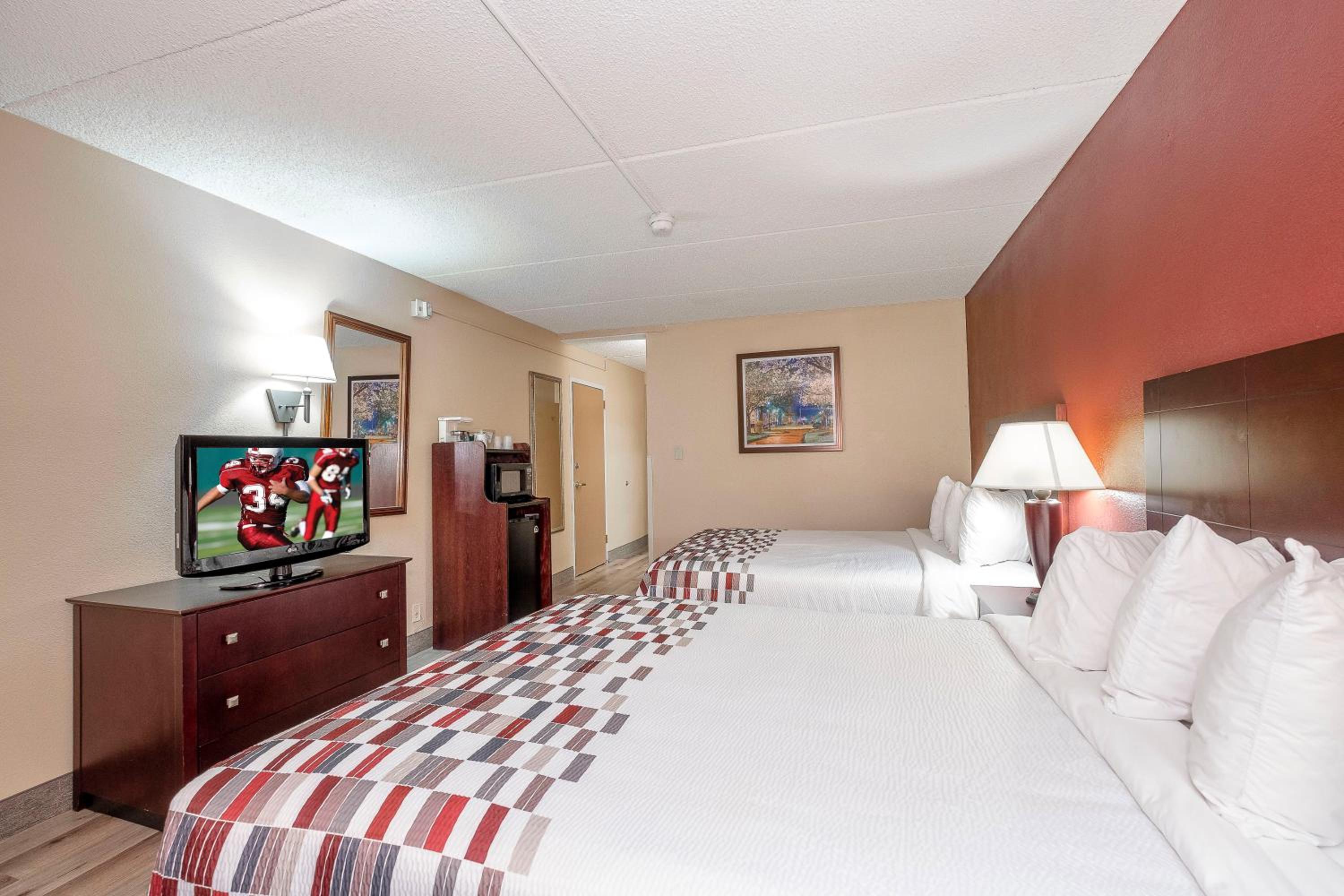 Macon Vacations - Red Roof Inn Suites Macon - Property Image 14