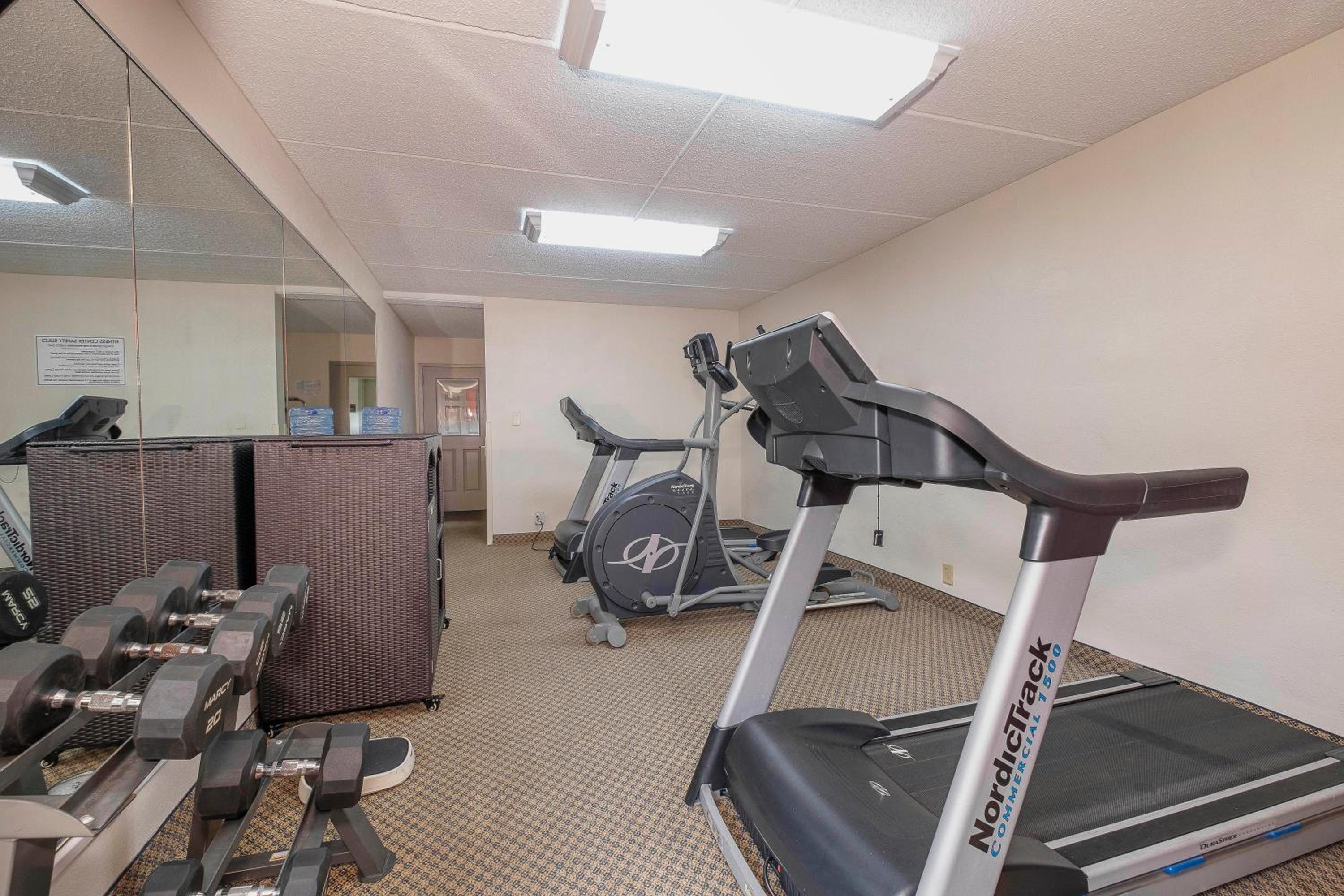 Macon Vacations - Red Roof Inn Suites Macon - Property Image 36