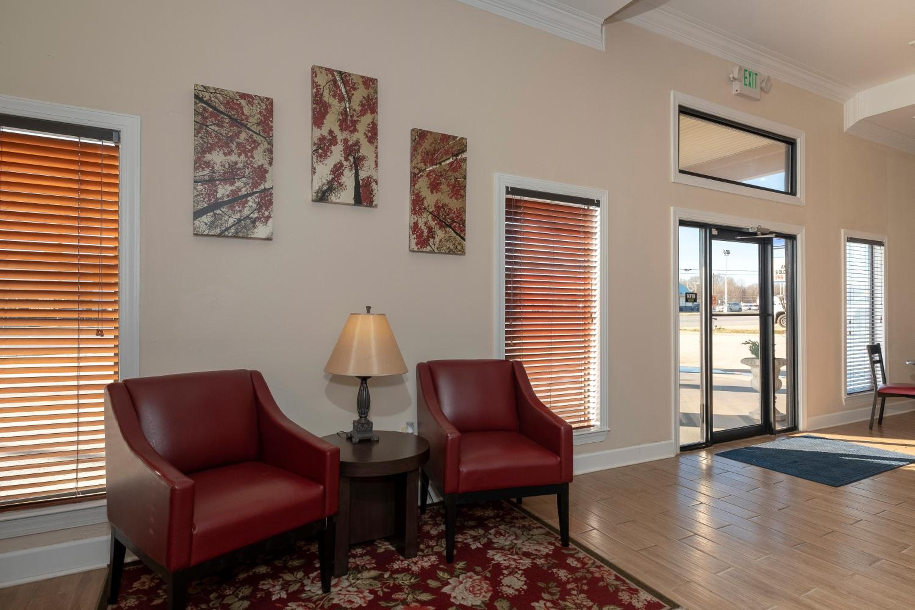 Red Roof Inn Muscle Shoals view 5